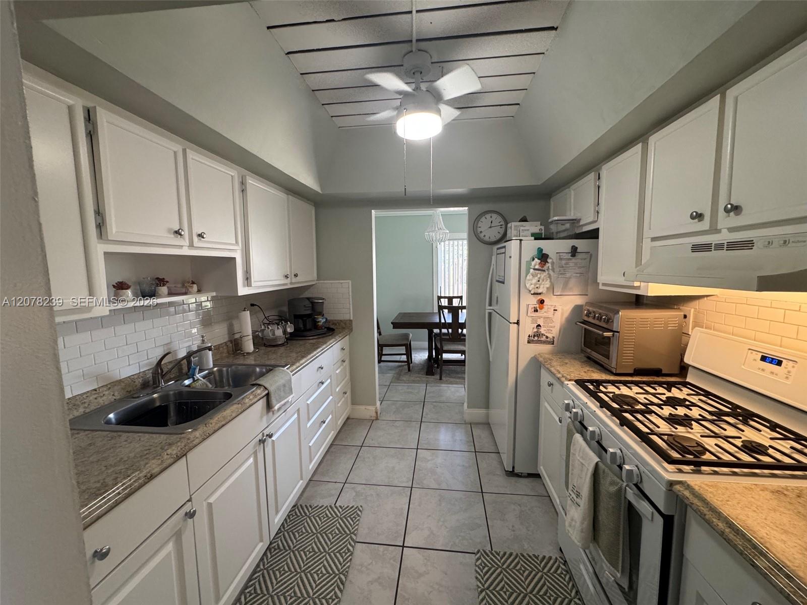 11467 SW 109th Rd # 7B — Photo 3