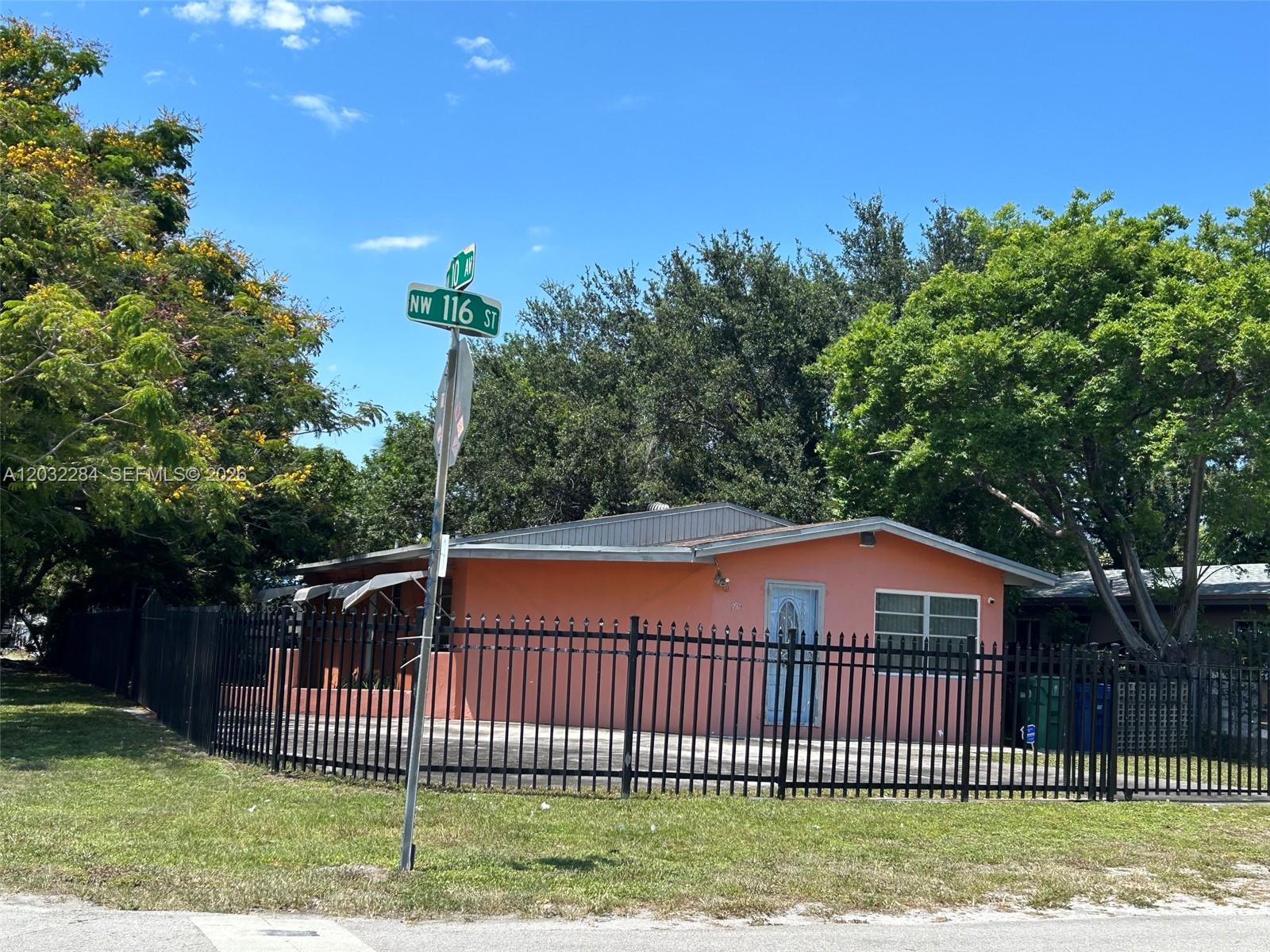 997 NW 116th St, Miami FL 33168