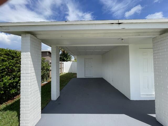 1104 W 24TH Street — Photo 2
