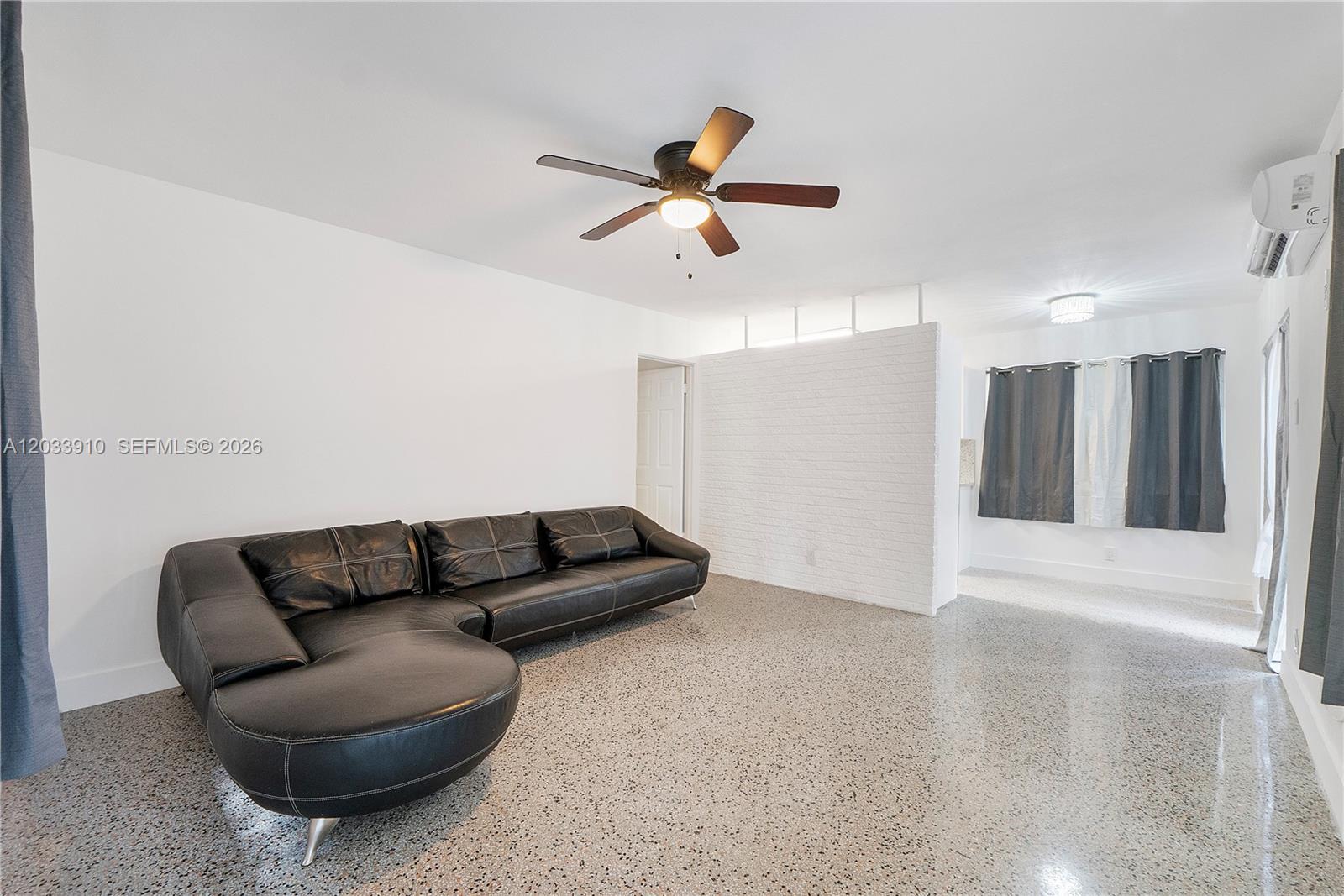 1821 SW 11th Ct Rear — Photo 3