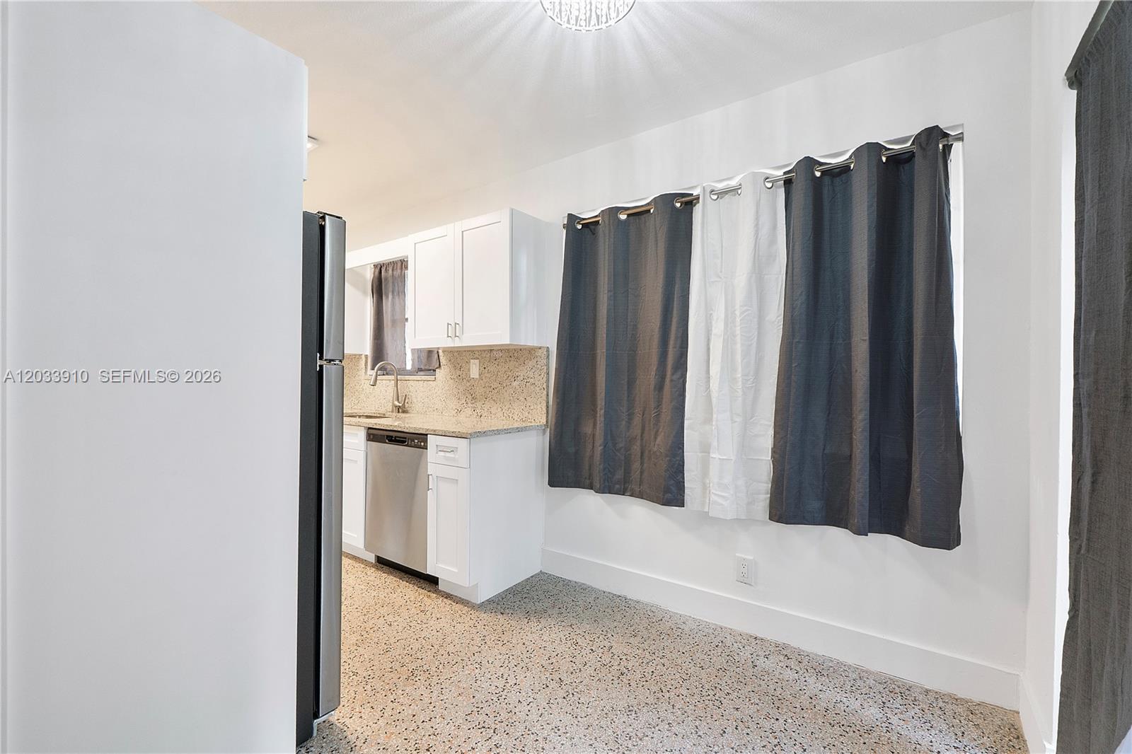 1821 SW 11th Ct Rear — Photo 5