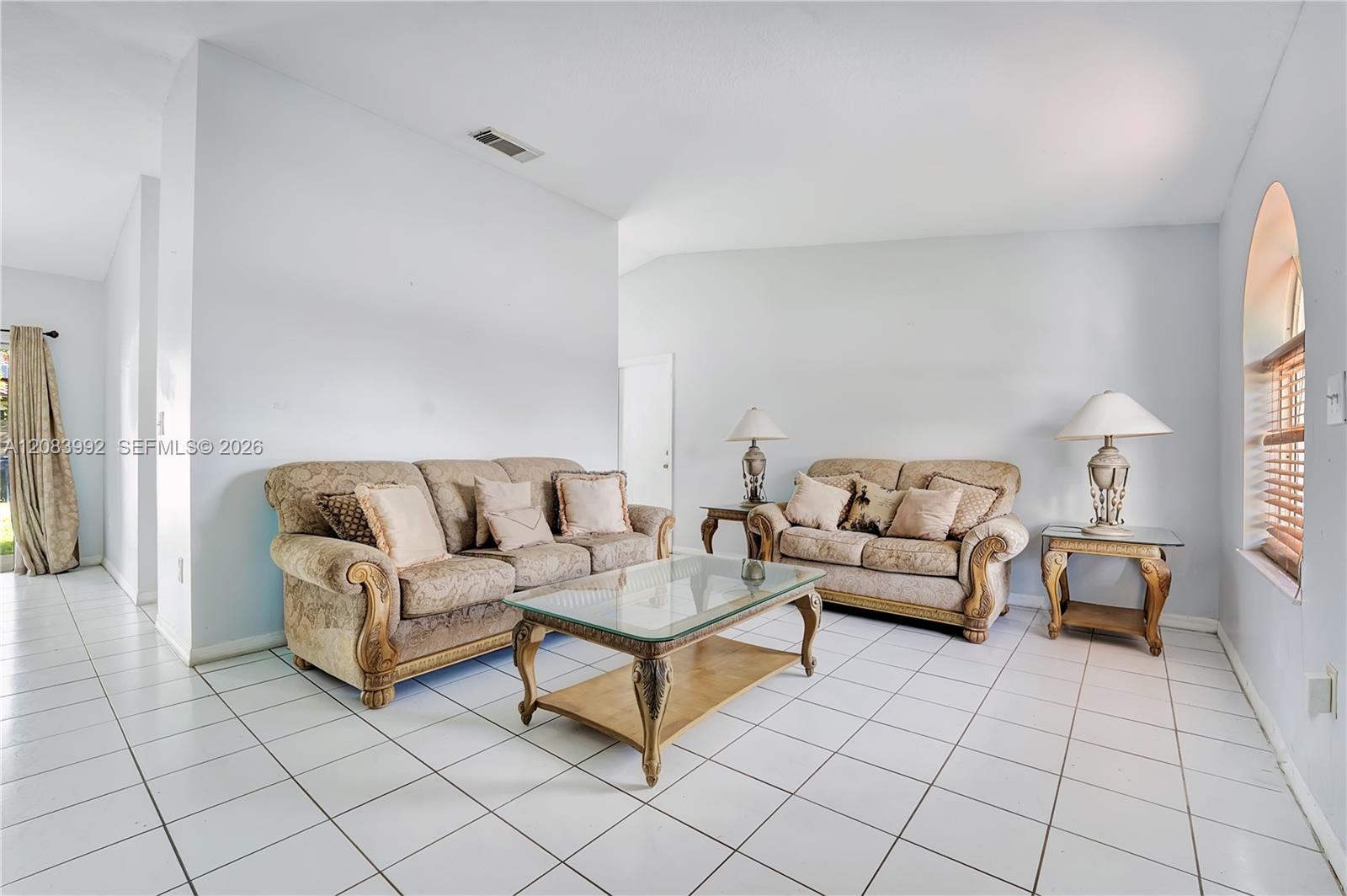 15421 SW 177th Ter — Photo 5