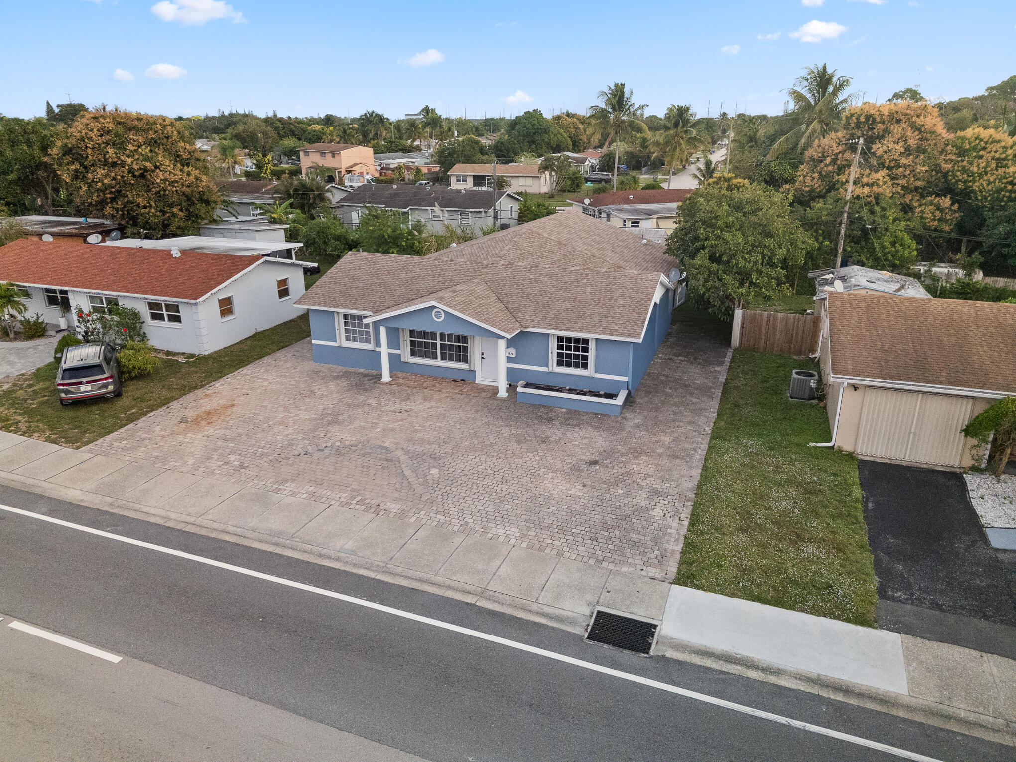 5772 N Haverhill Road N — Photo 4
