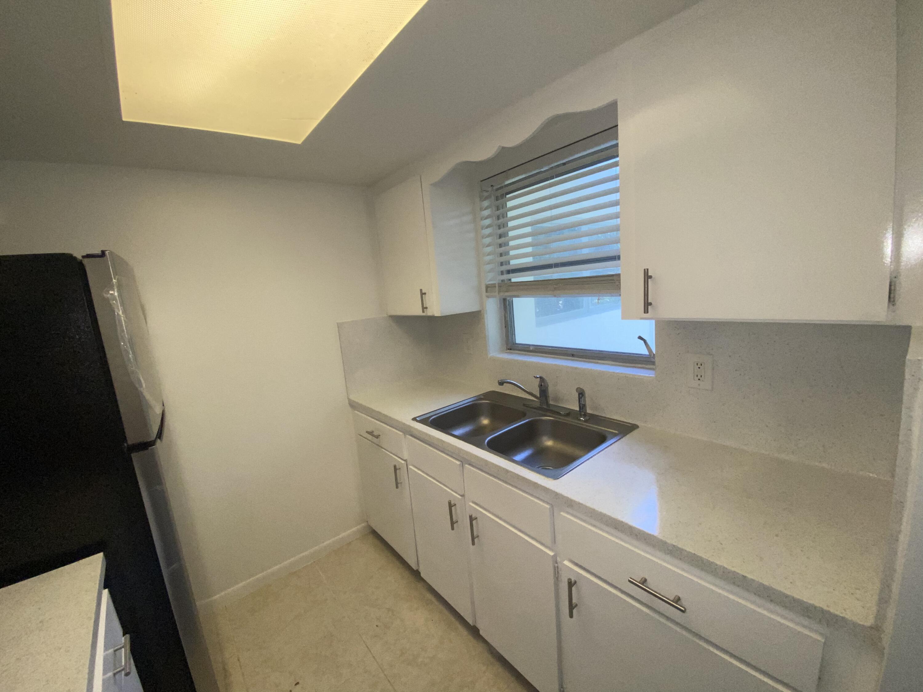 221 SE 3rd Avenue # 6 — Photo 4