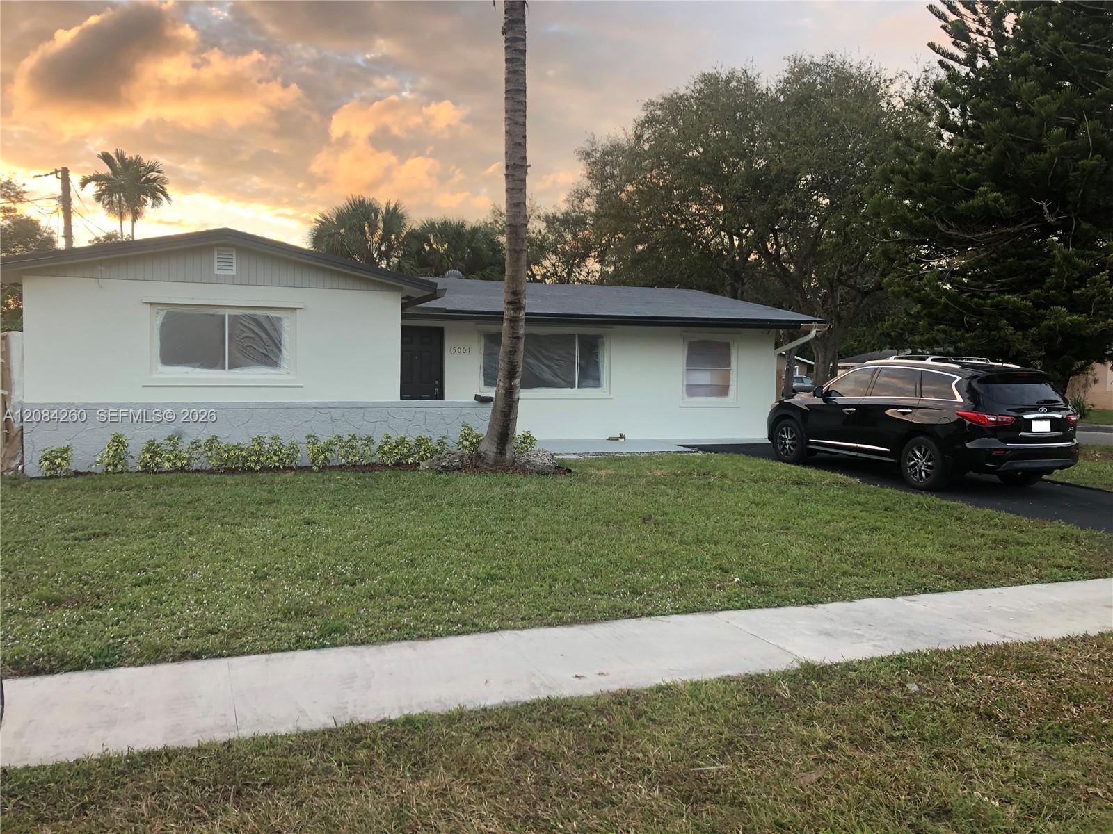 5001 SW 94th Way — Photo 3