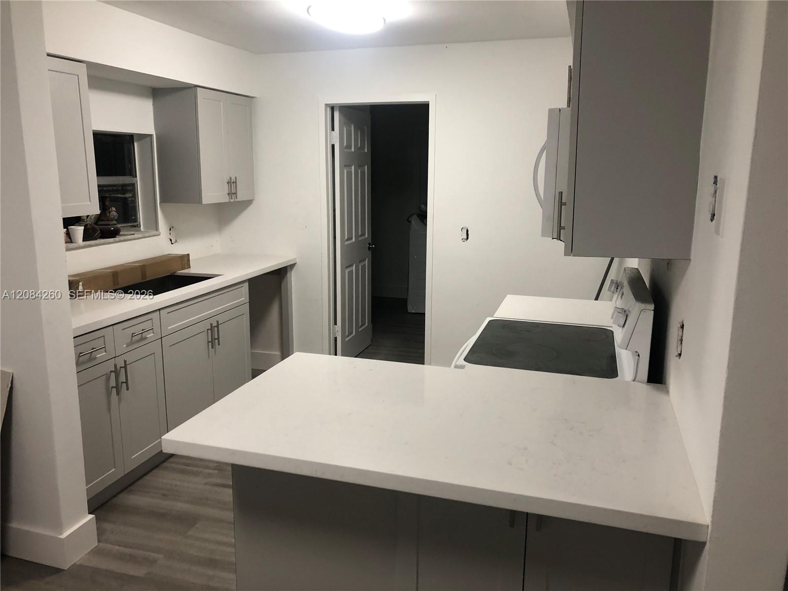 5001 SW 94th Way — Photo 5