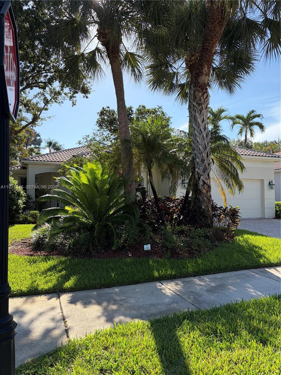 2518 Bay Pointe Ct — Photo 2