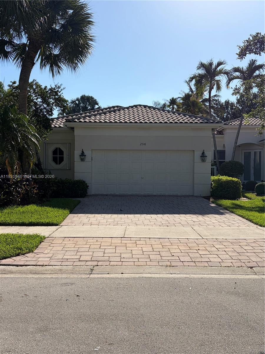 2518 Bay Pointe Ct — Photo 3