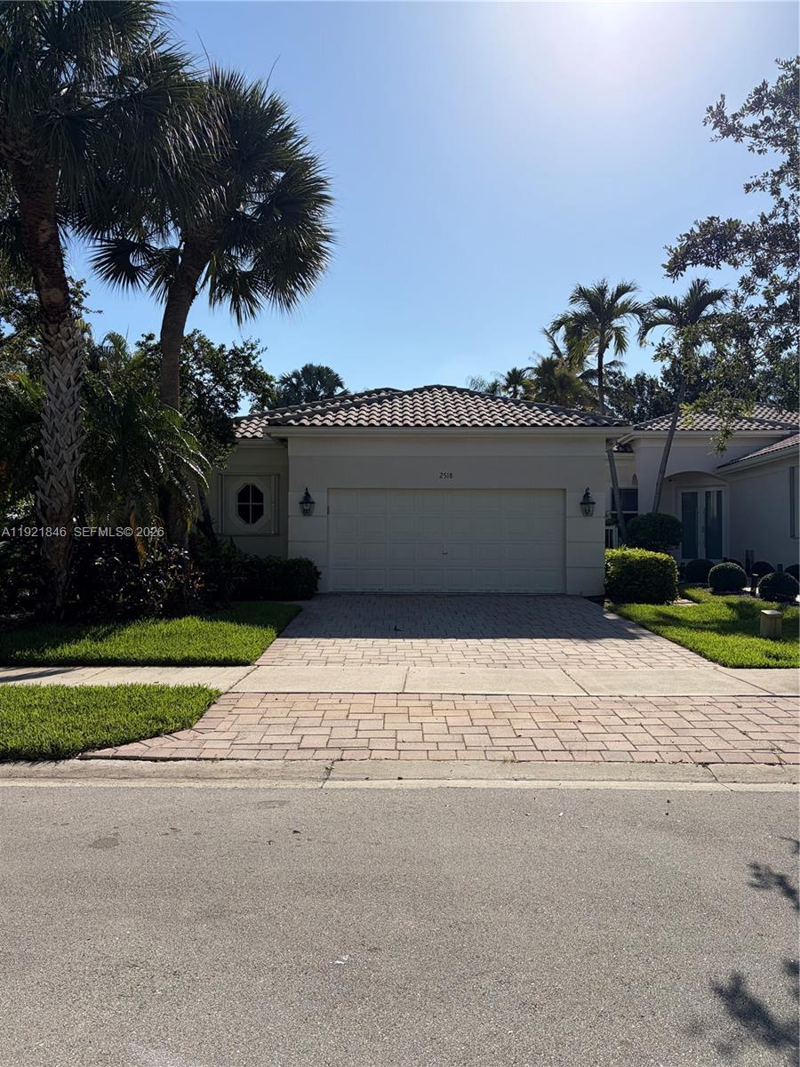 2518 Bay Pointe Ct — Photo 4
