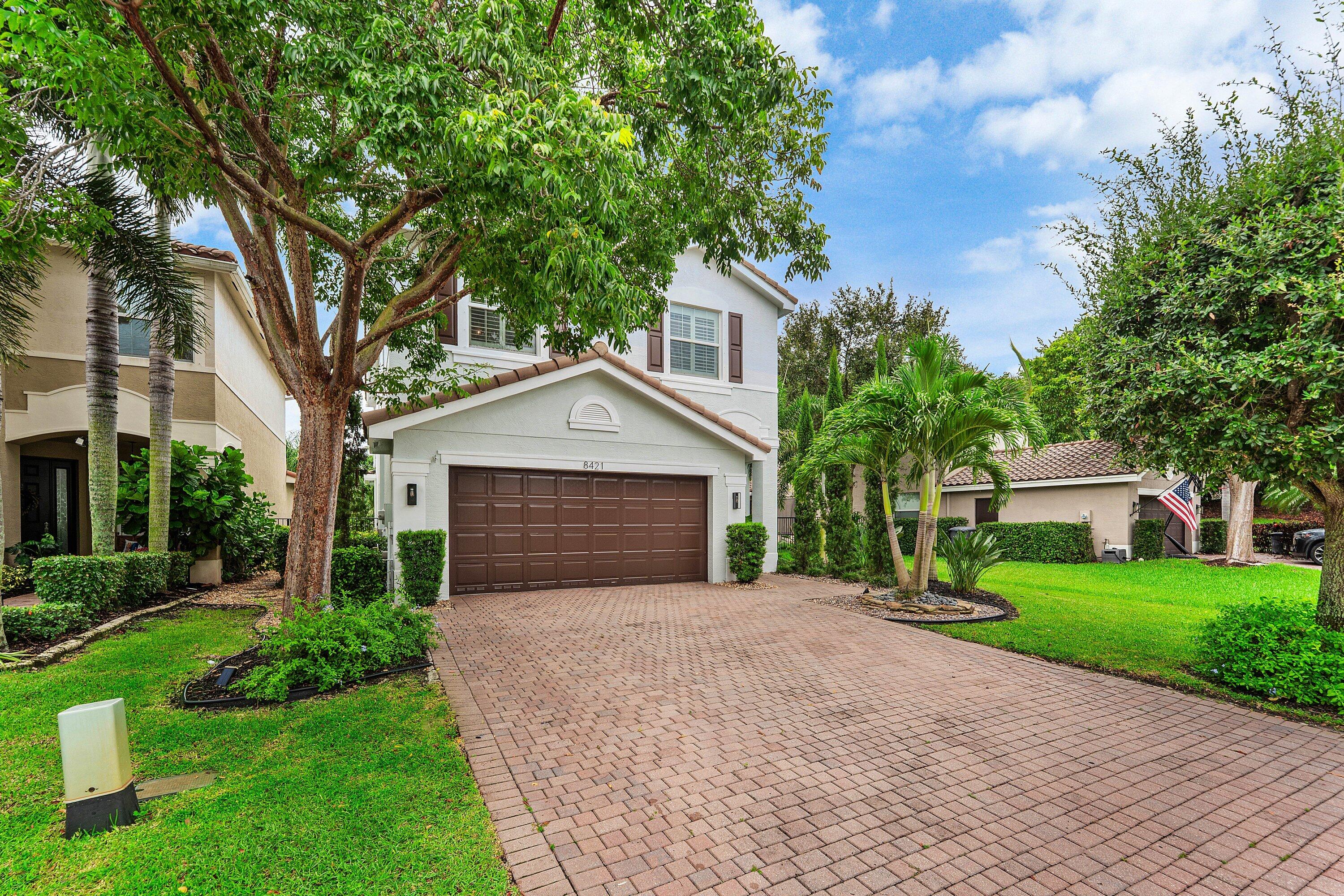 8421 CALABRIA LAKES Drive — Photo 4