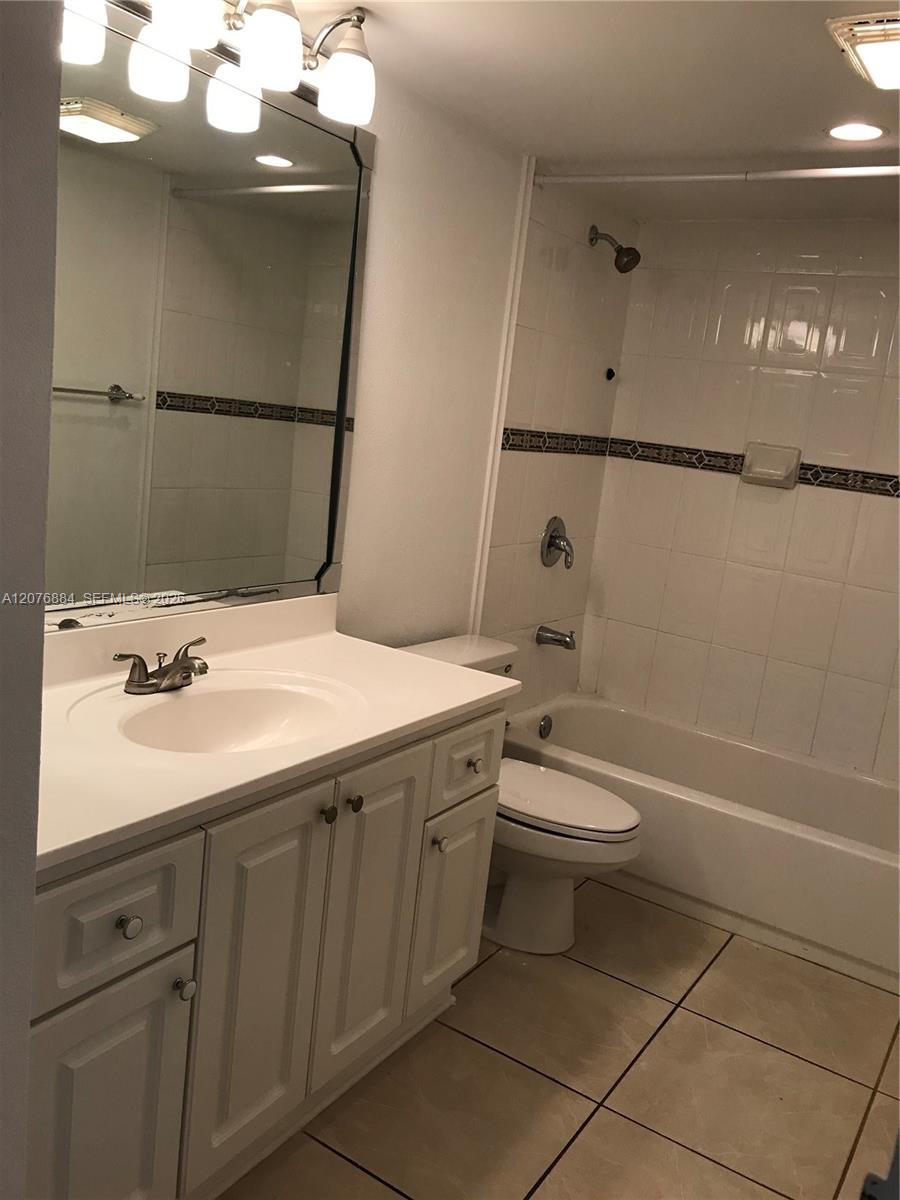 555 NE 15th St # 30E — Photo 4