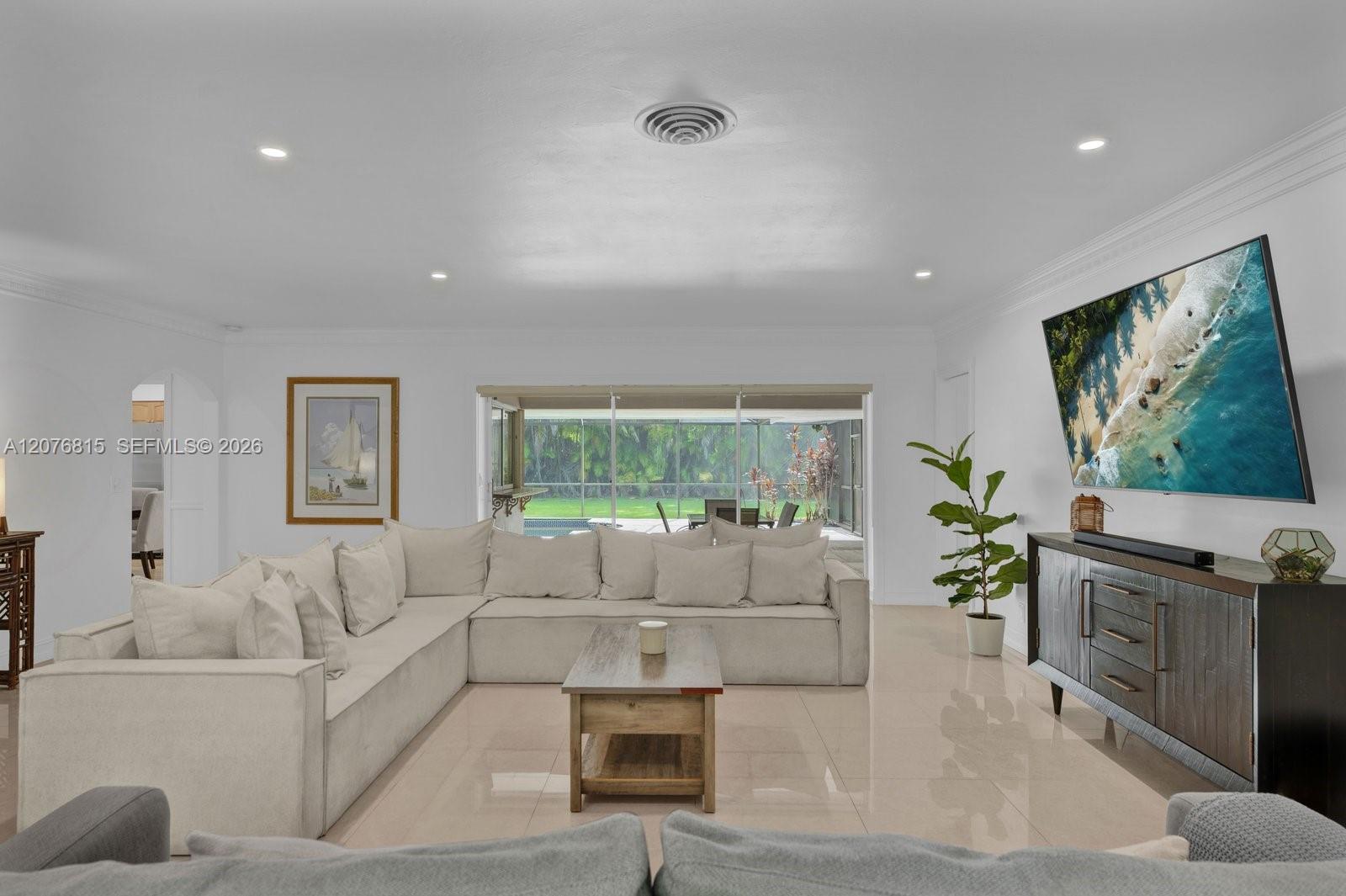 11805 SW 62nd Ave — Photo 2