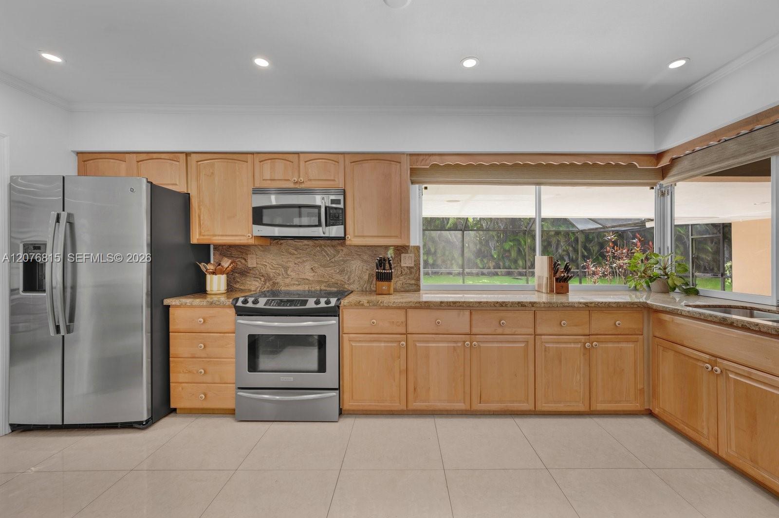 11805 SW 62nd Ave — Photo 3