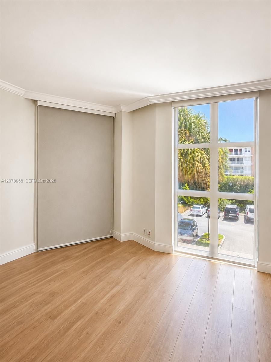 4000 Towerside Ter # 304 — Photo 4