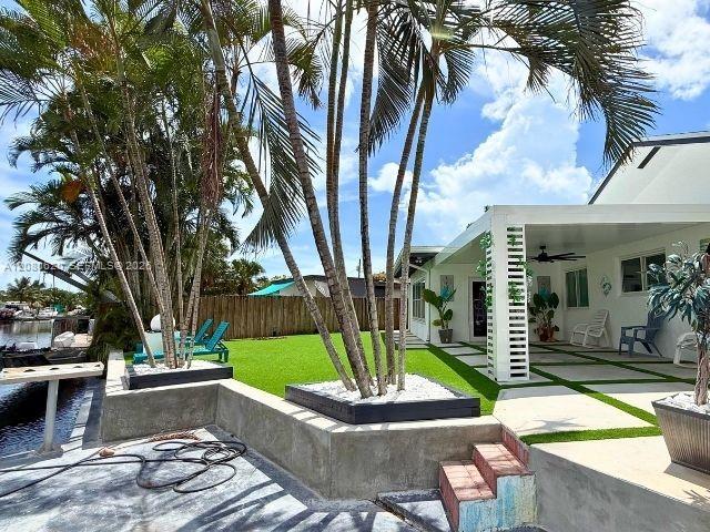 1436 NW 8th St — Photo 3