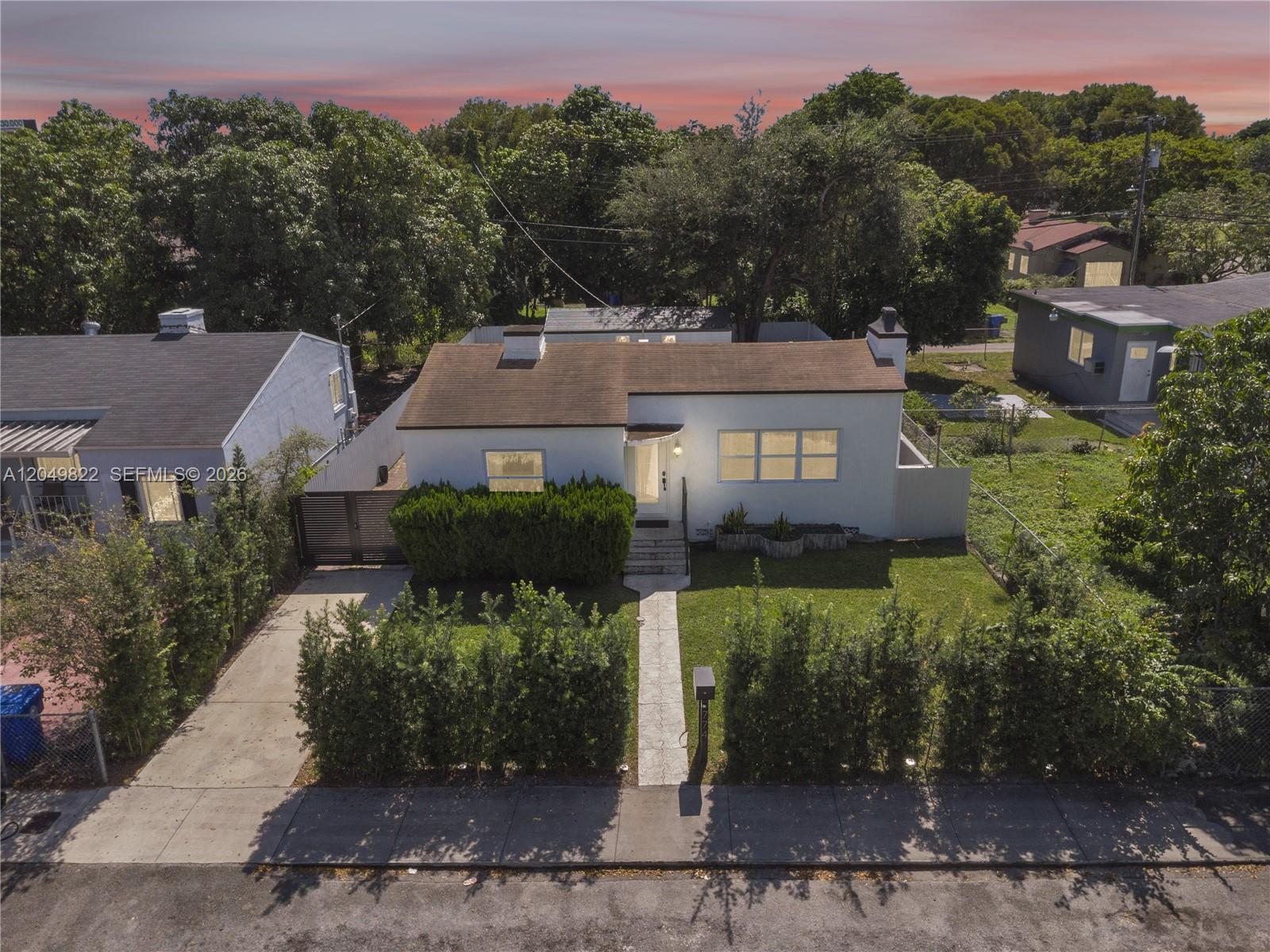 774 NW 49th St, Miami FL 33127