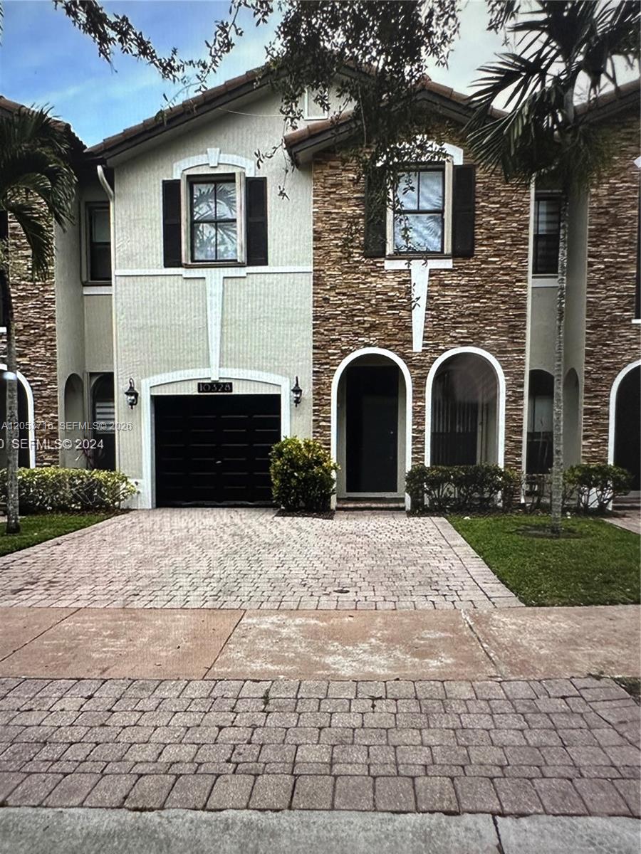 10328 NW 31st Ter, Doral FL 33172