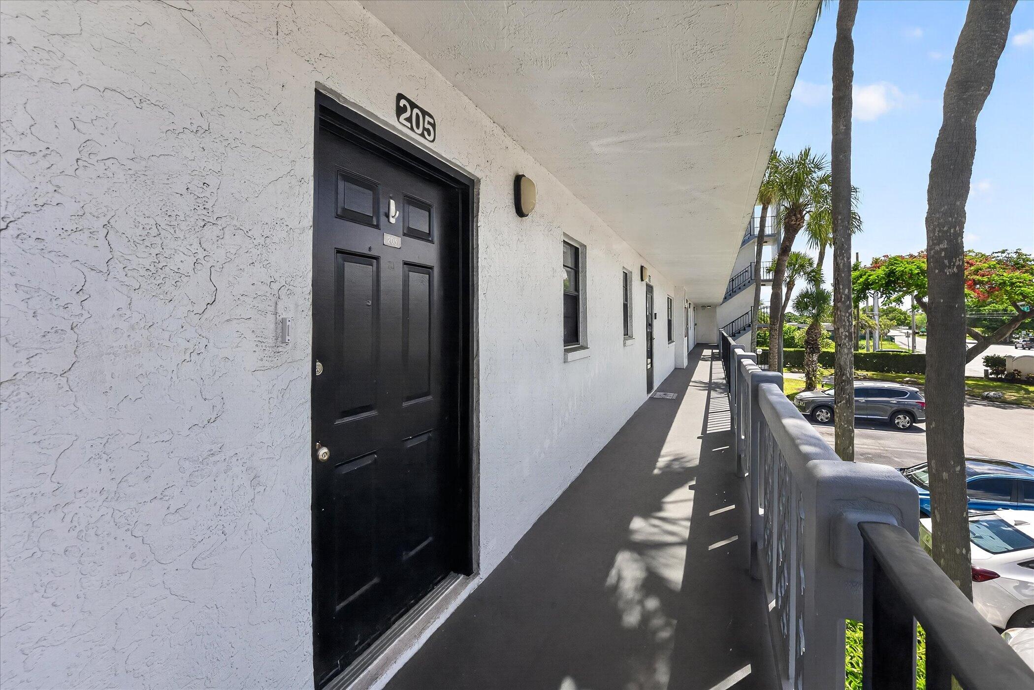 9235 SW 8th Street — Photo 4