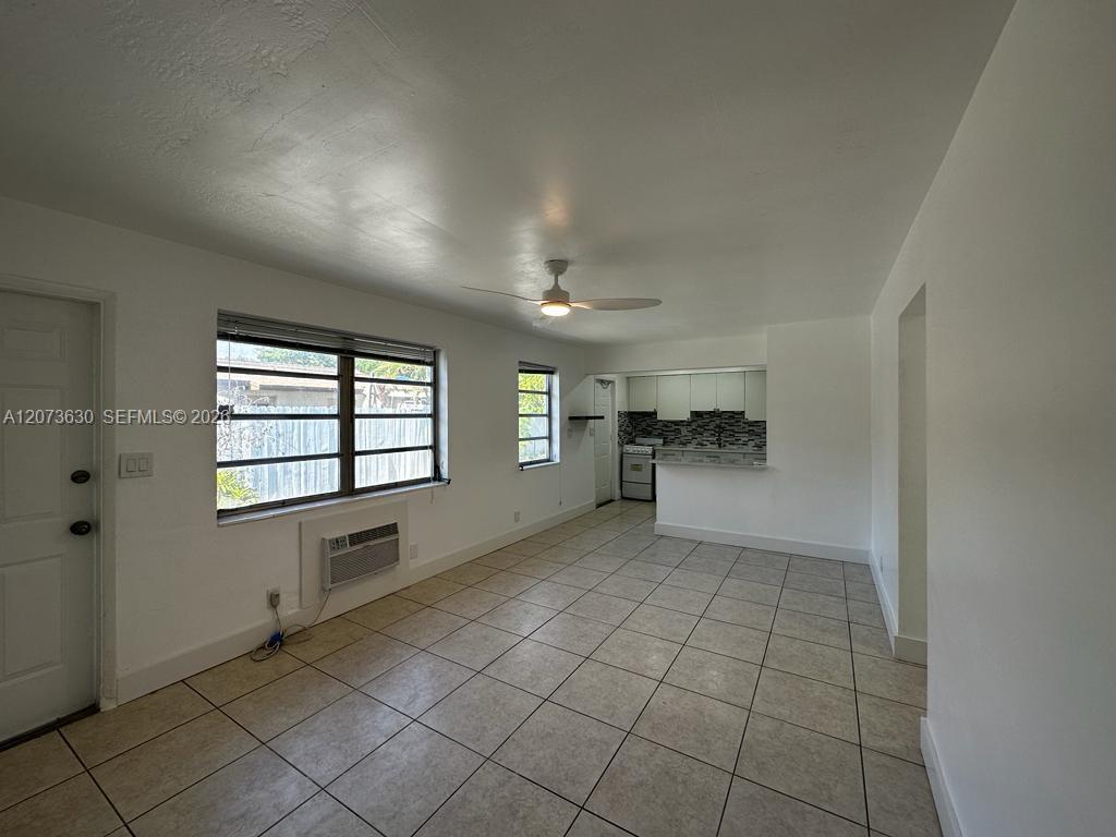 2115 N 17th Ct # 3 — Photo 5