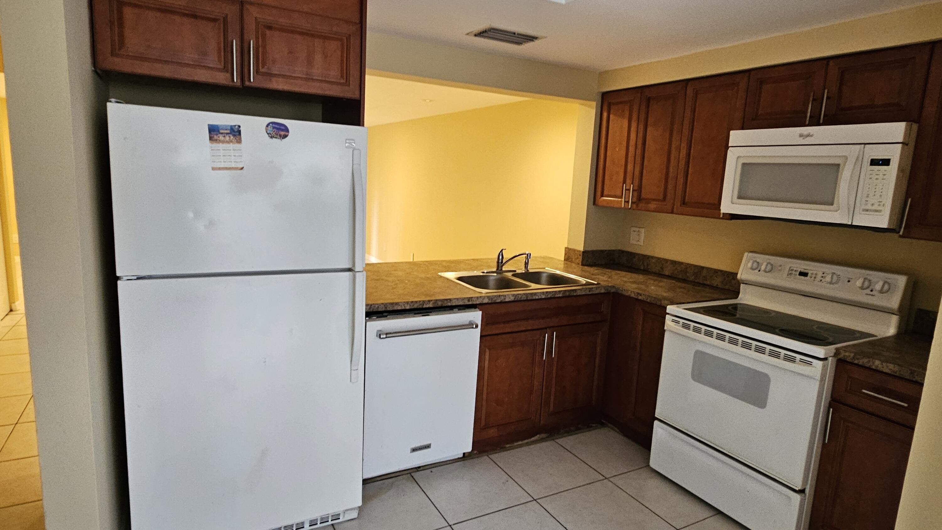 4621 NW 88th Avenue # 4621 — Photo 4