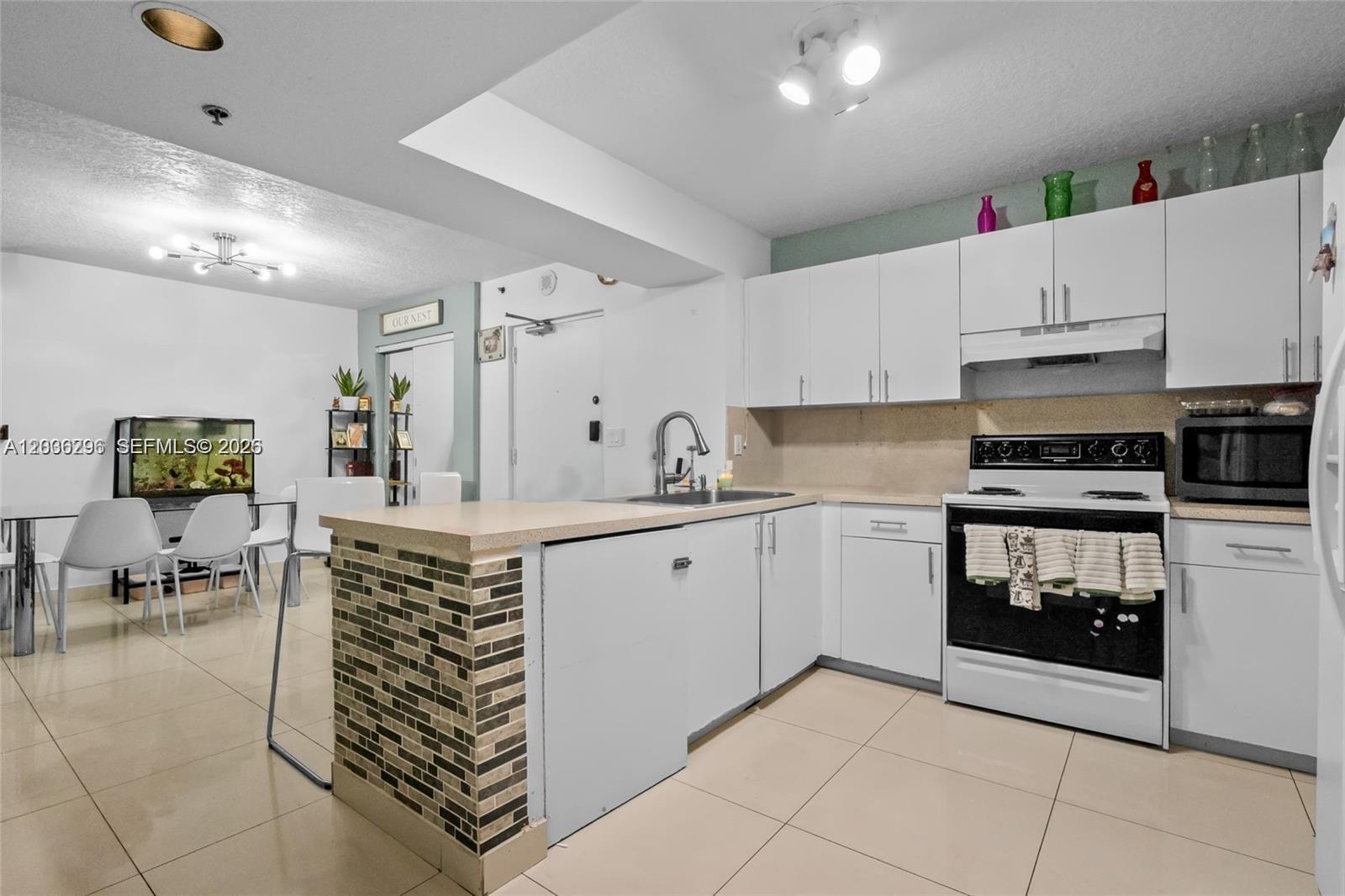 104 SW 9th St # 305 — Photo 5