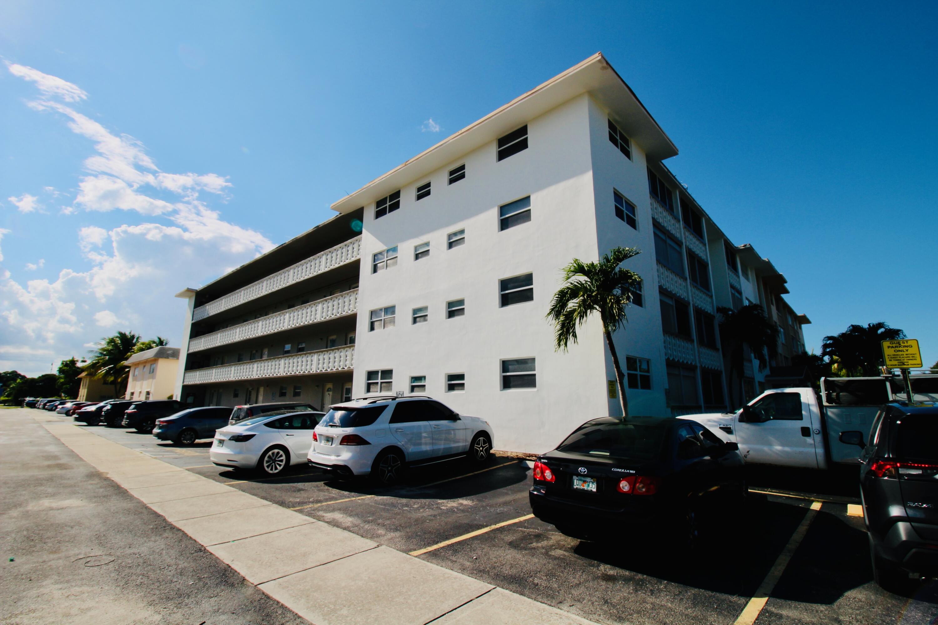 211 NE 8TH Avenue # 208, Hallandale Beach FL 33009