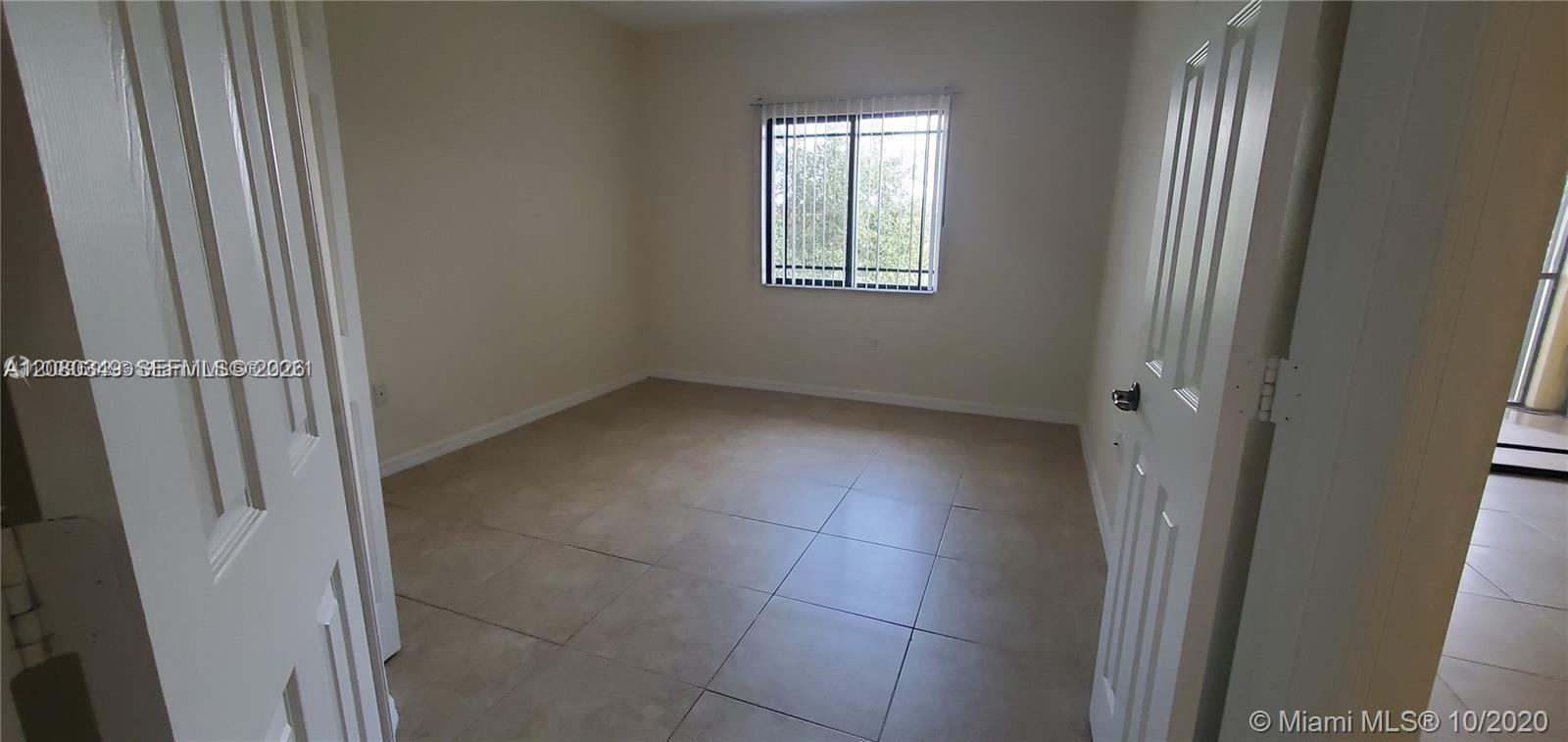 3018 Alcazar Pl # 303 — Photo 5
