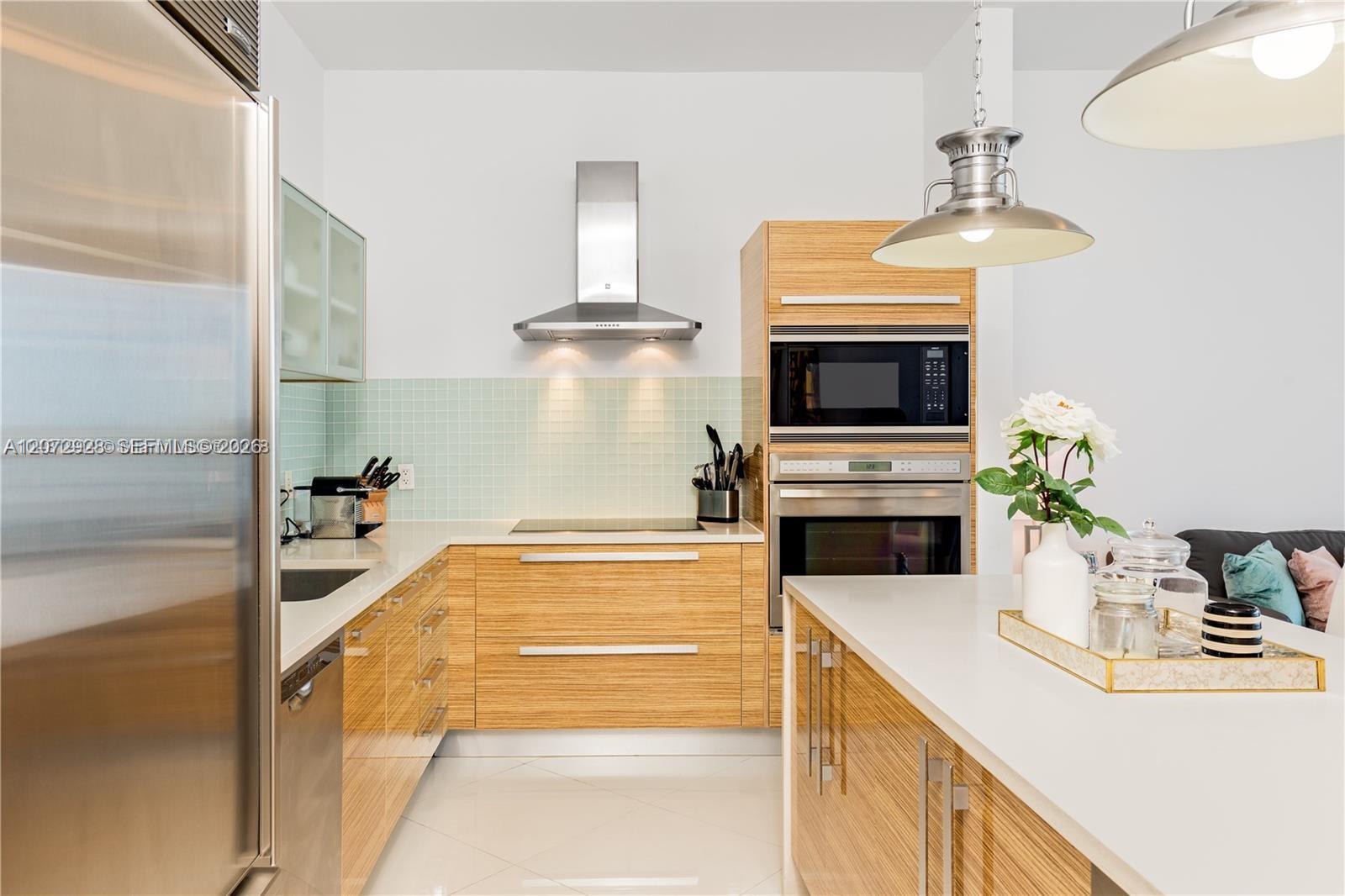 2020 N Bayshore Dr # 1009 — Photo 3