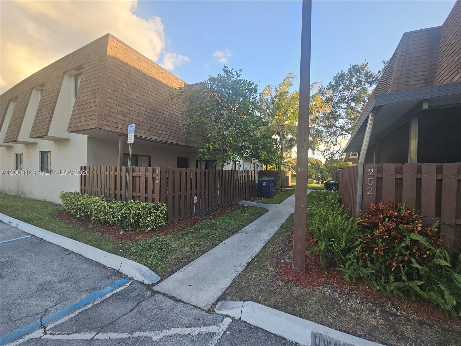 253 San Remo Blvd # 253, North Lauderdale FL 33068