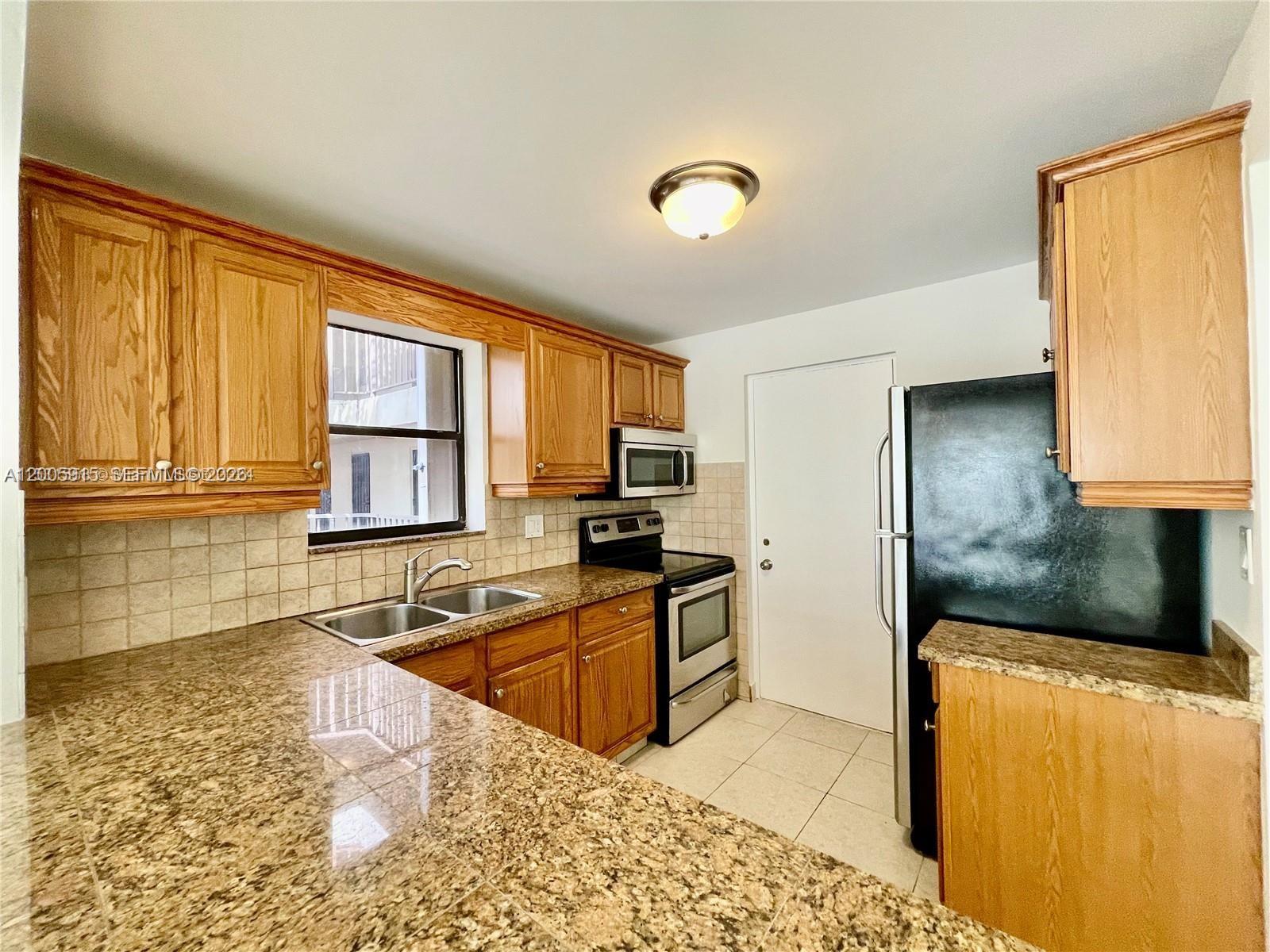 2320 S Cypress Bend Dr # 204 — Photo 2