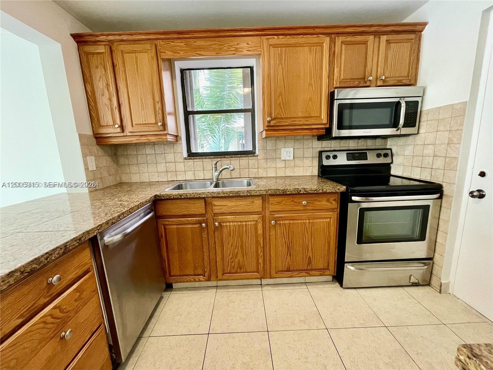 2320 S Cypress Bend Dr # 204 — Photo 4