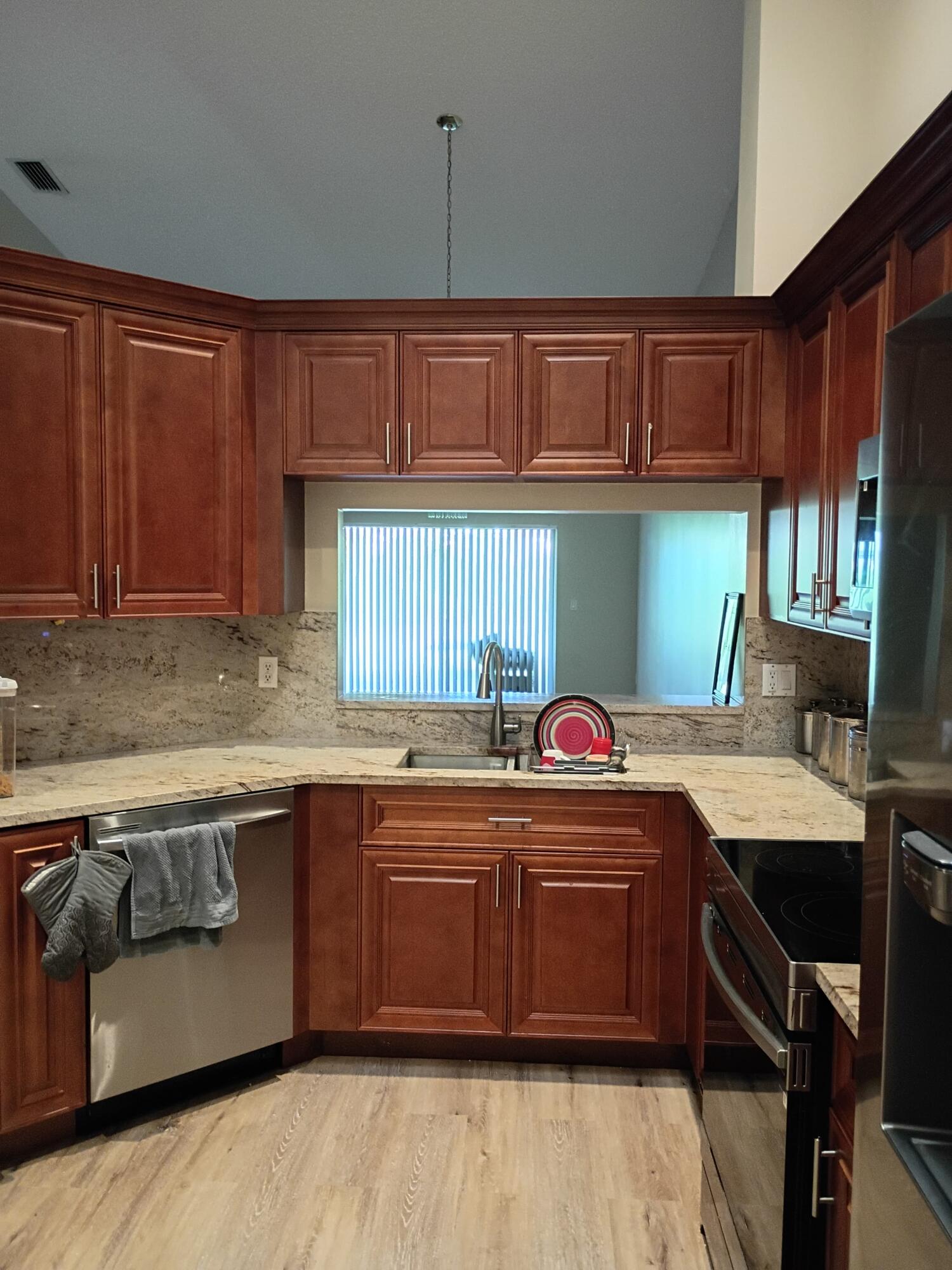 9914 E MALVERN Drive # 9914 — Photo 4