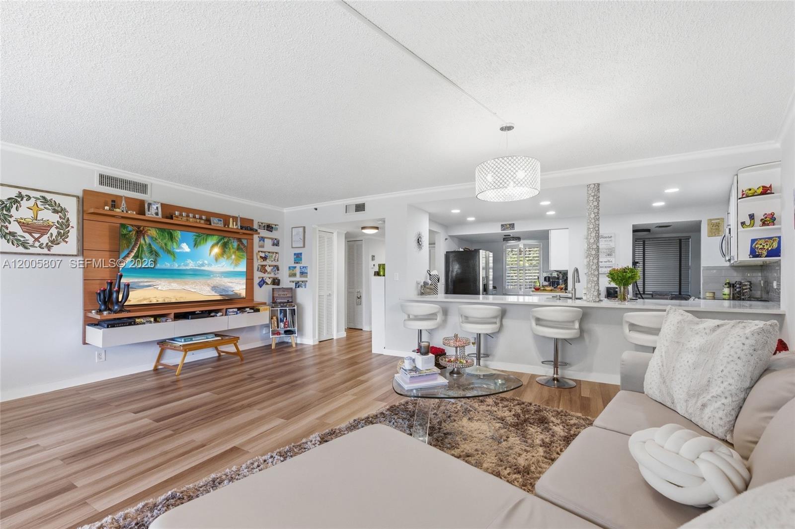 625 Oaks Dr # 304, Pompano Beach FL 33069