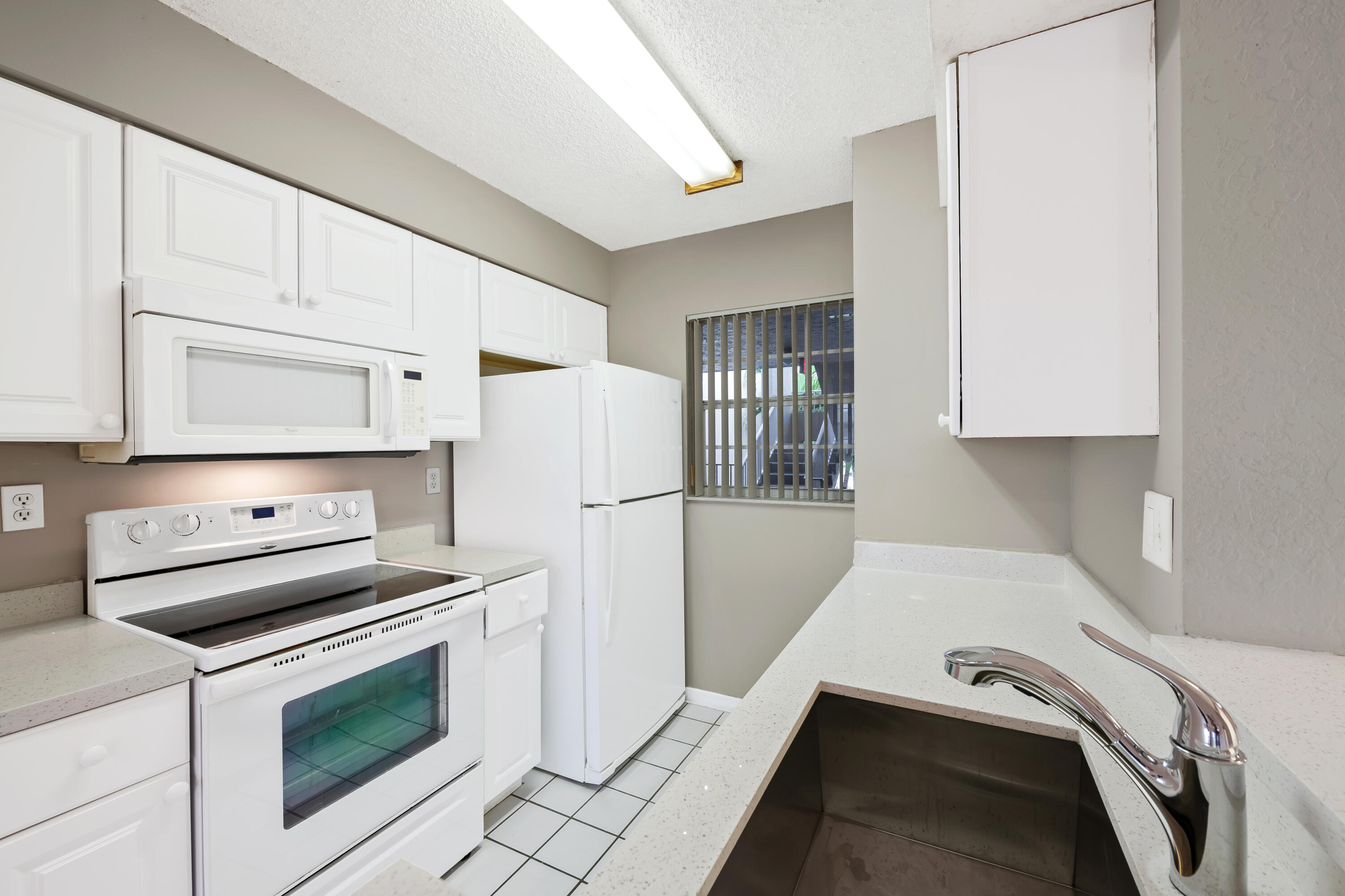 2861 N Oakland Forest Drive # 202 — Photo 3