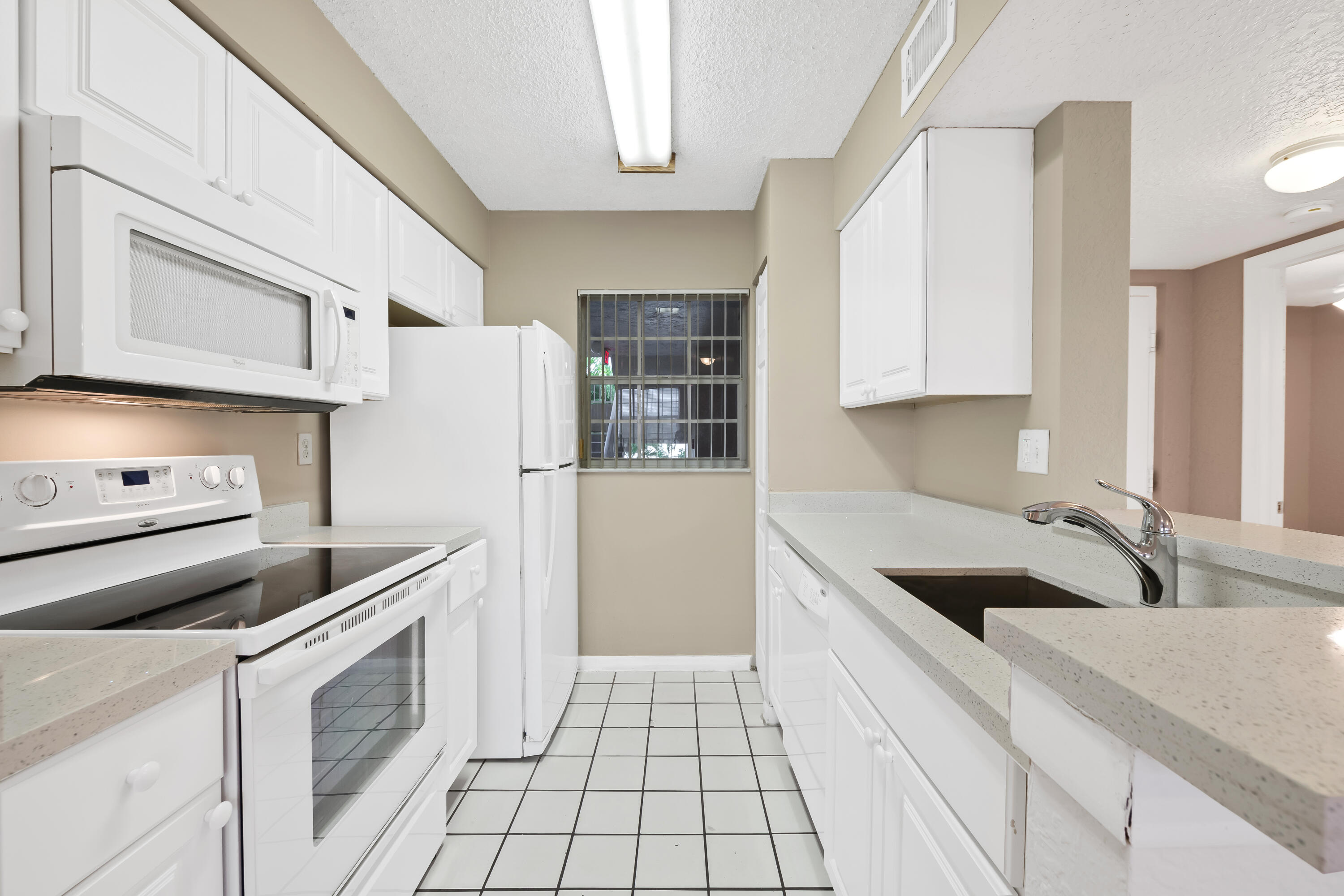 2861 N Oakland Forest Drive # 202 — Photo 2