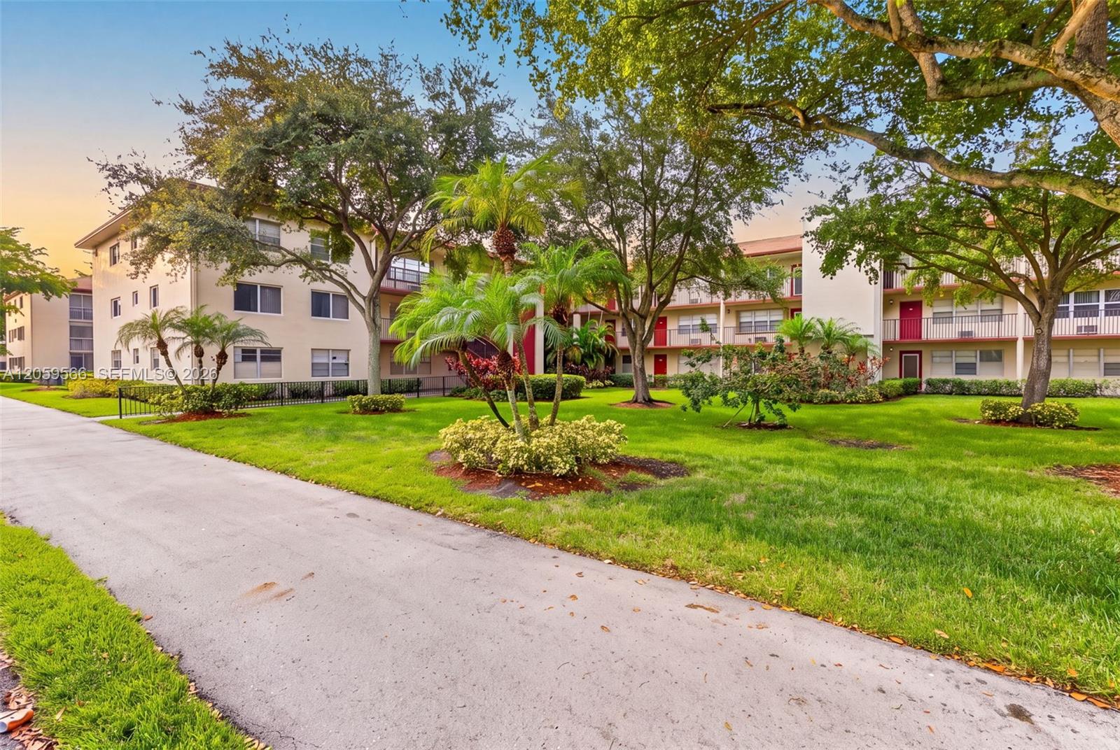 13350 SW 1st St # 103P, Pembroke Pines FL 33027