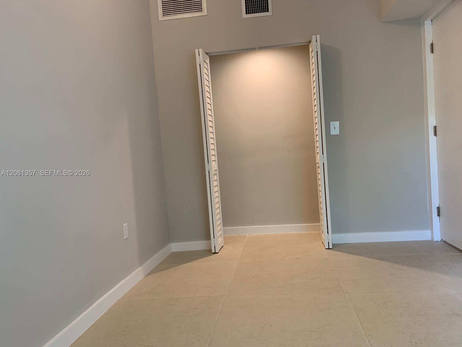821 SW 29th Ct — Photo 5
