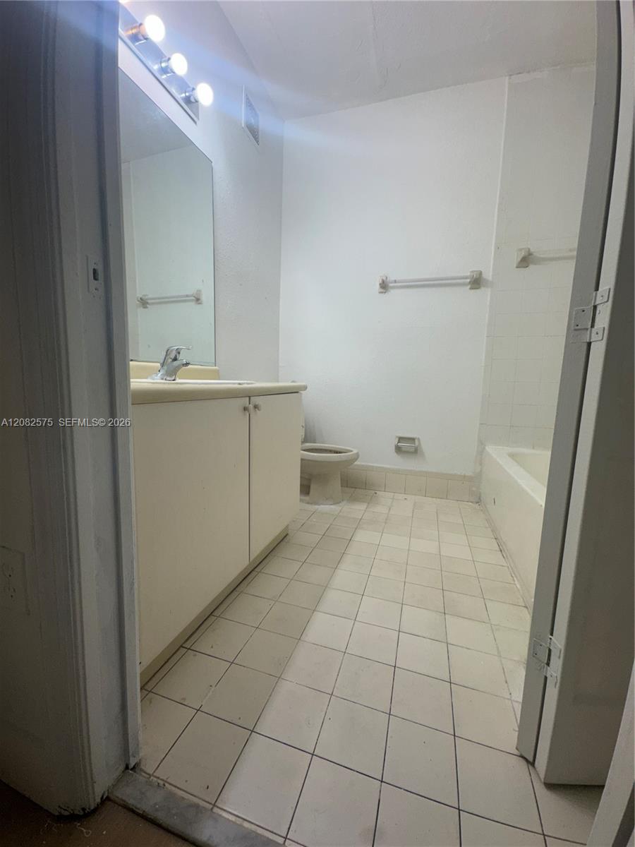 1666 SE 27th Ct # 109 — Photo 5