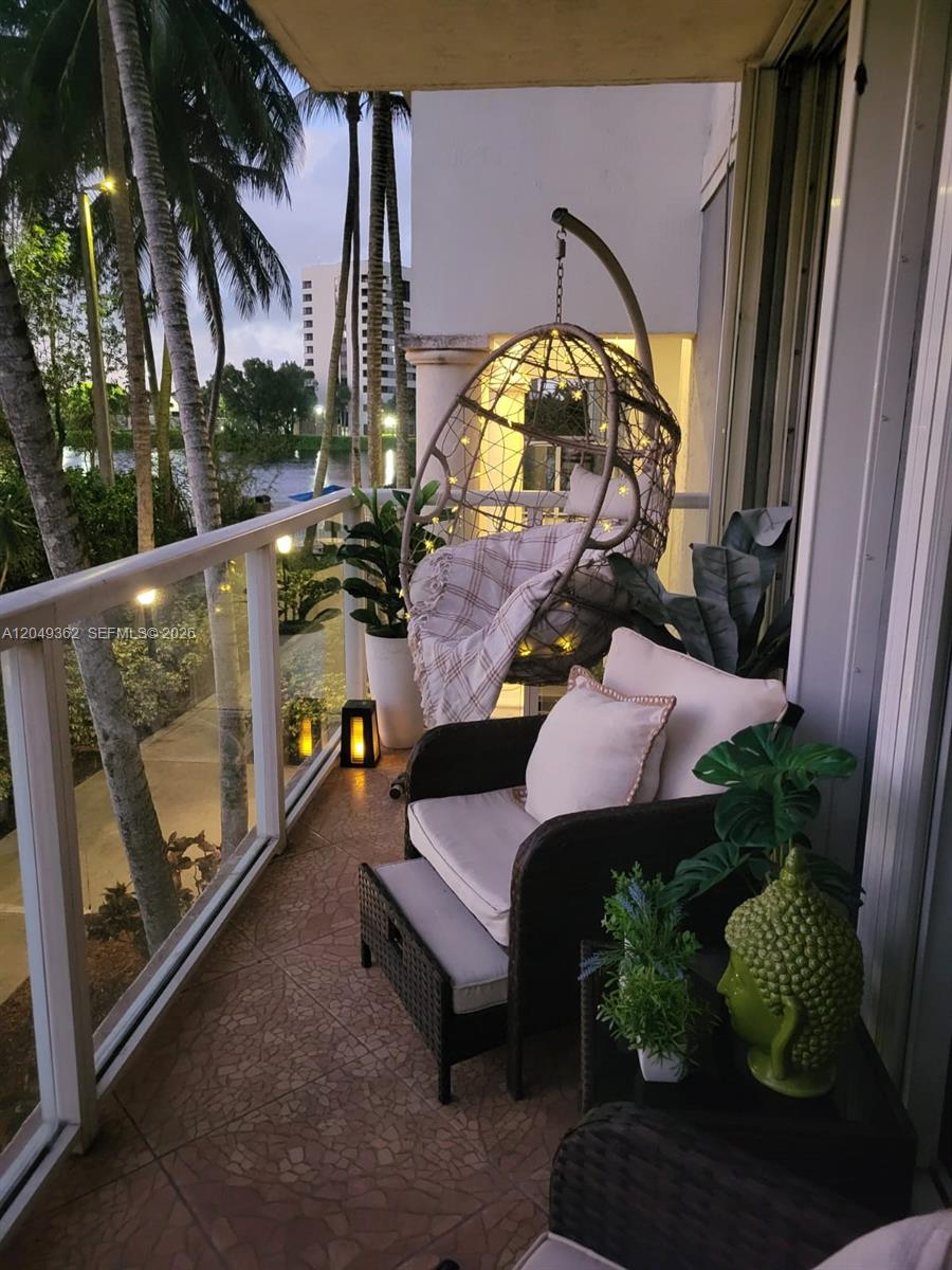 5099 NW 7th St # 205, Miami FL 33126