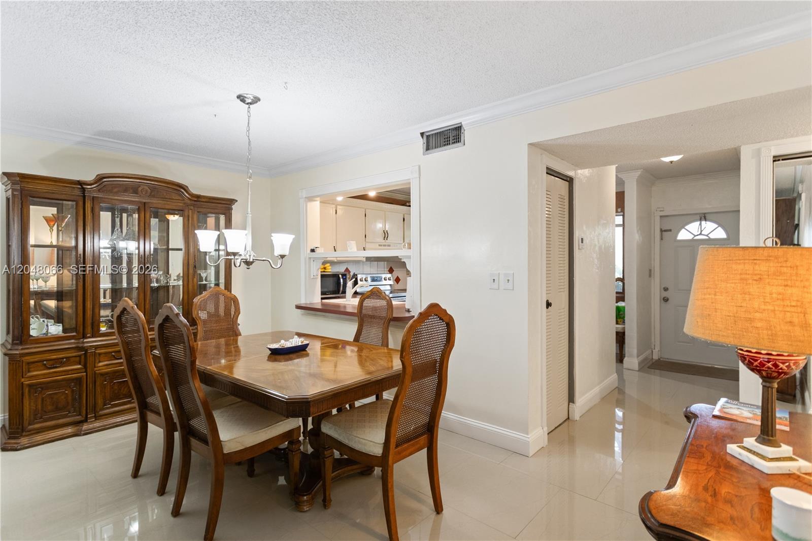 204 E Laurel Dr # 1204 — Photo 4