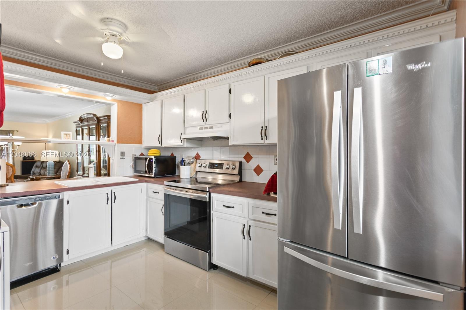 204 E Laurel Dr # 1204 — Photo 5