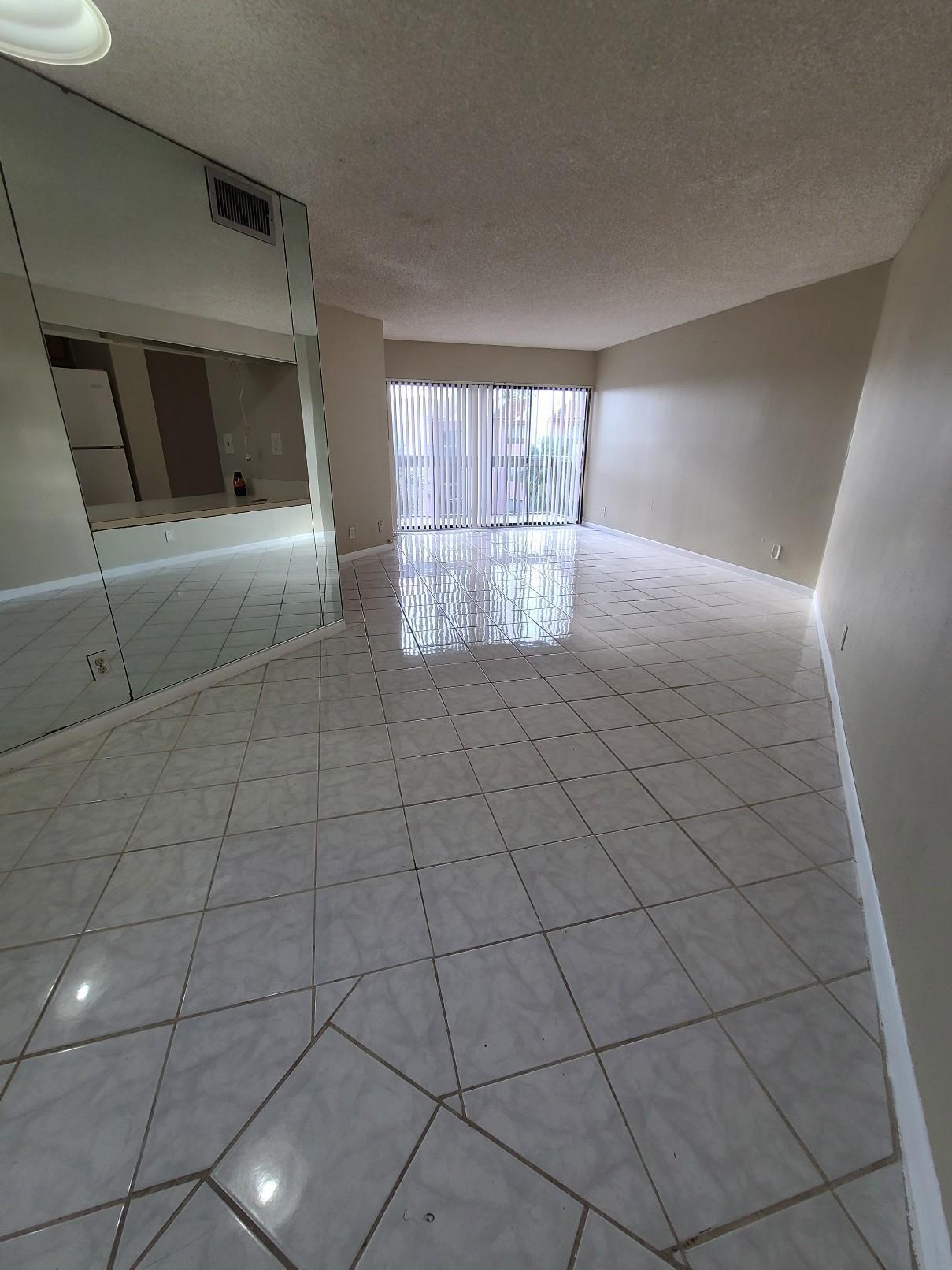 1880 N CONGRESS Avenue # 409 — Photo 4