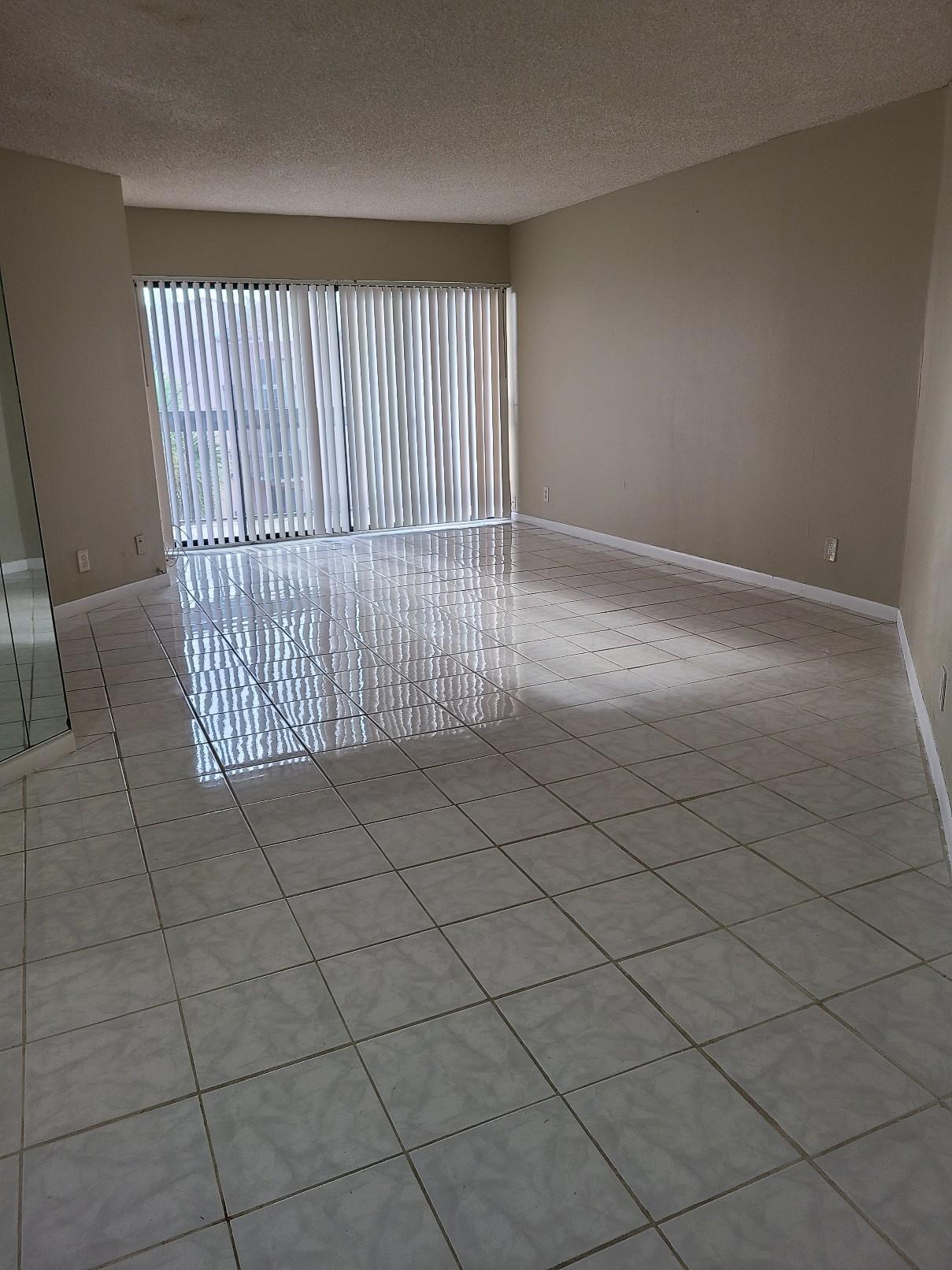 1880 N CONGRESS Avenue # 409 — Photo 3