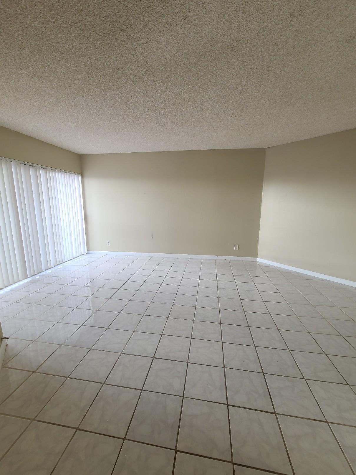 1880 N CONGRESS Avenue # 409 — Photo 2