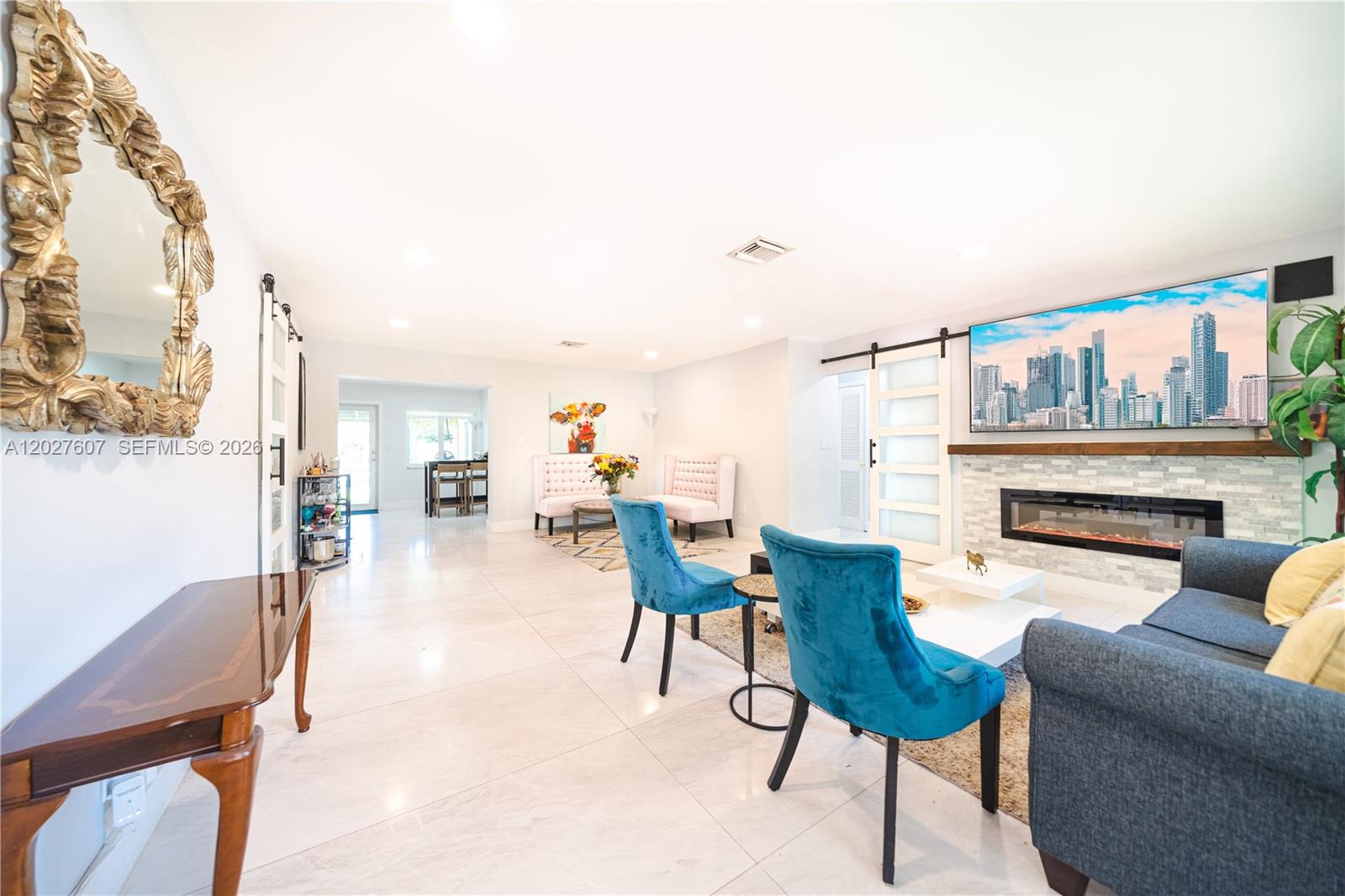 1101 NE 5th St, Hallandale Beach FL 33009