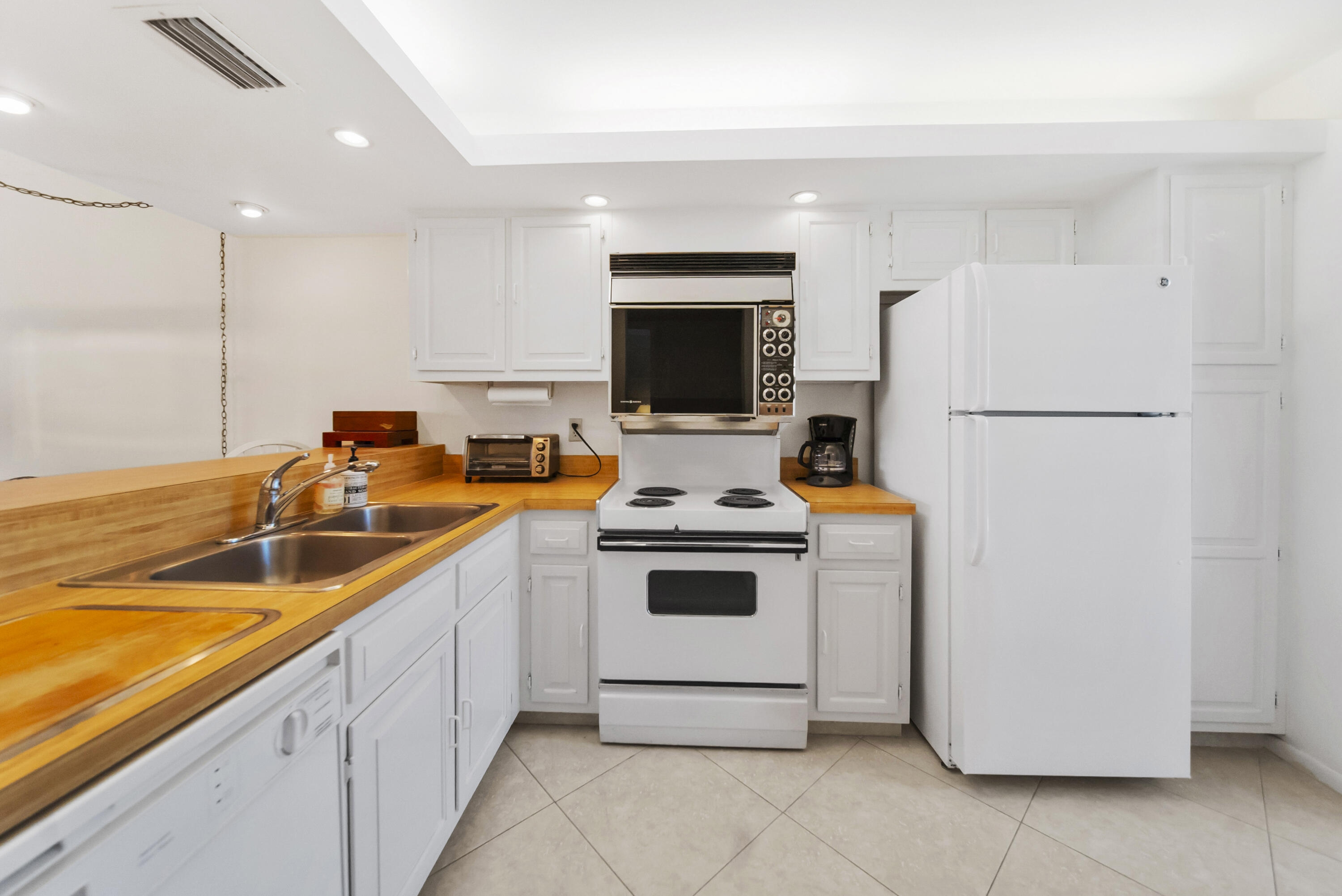 2687 N Ocean Boulevard # 303 — Photo 3