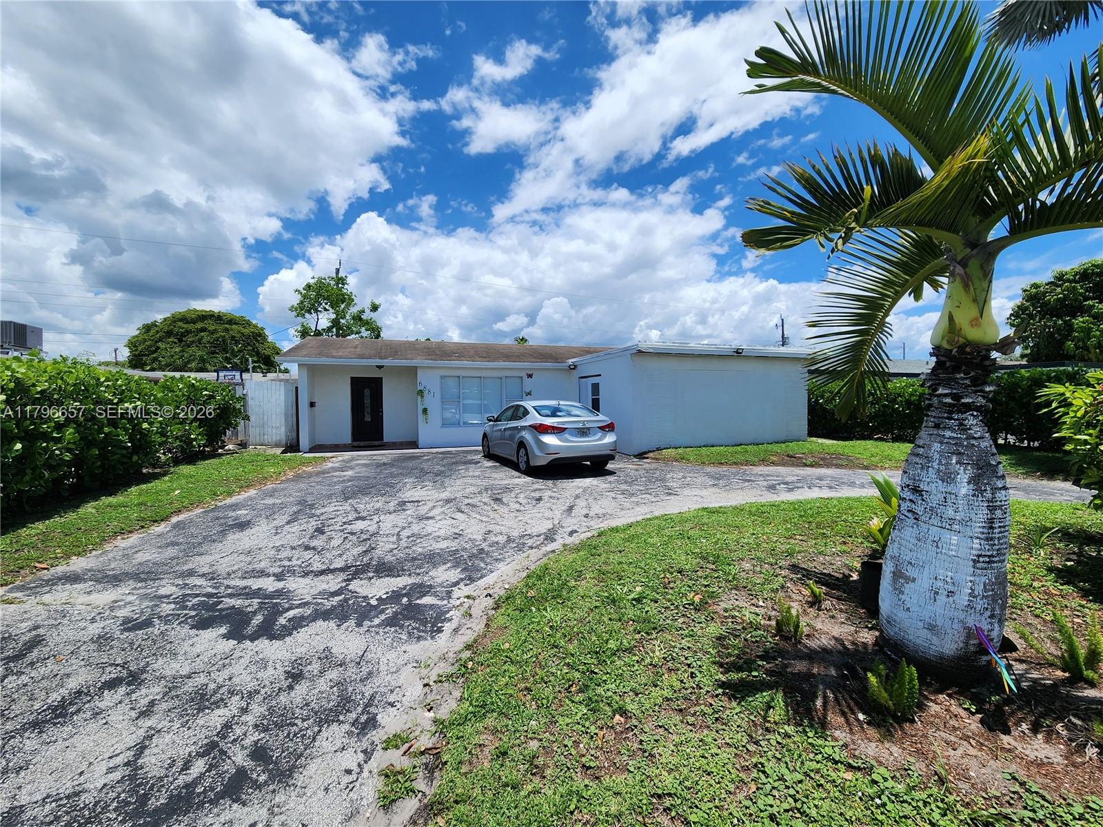 6881 Sheridan St — Photo 3