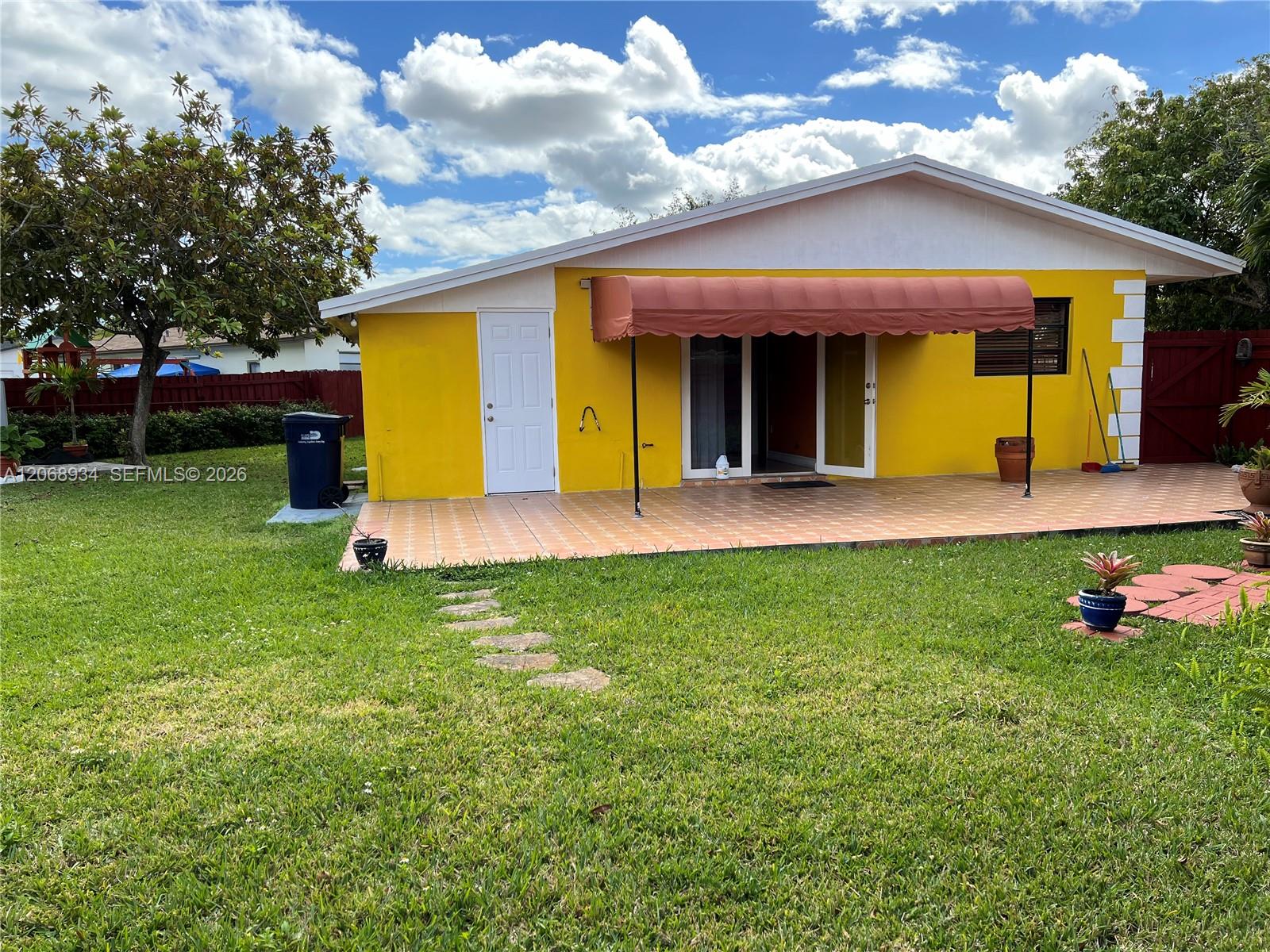 12135 SW 182nd Ter — Photo 4