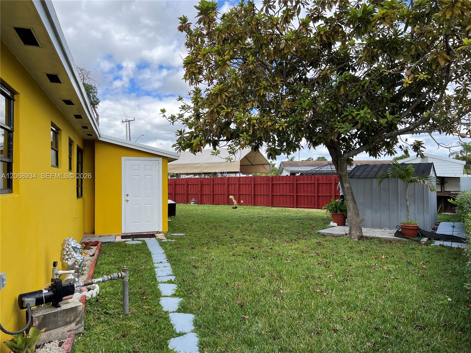 12135 SW 182nd Ter — Photo 5