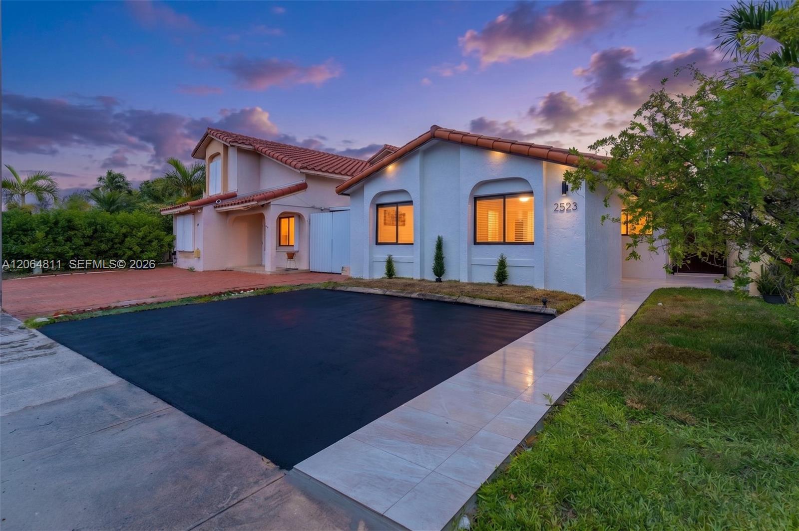 2523 W 65th St, Hialeah FL 33016